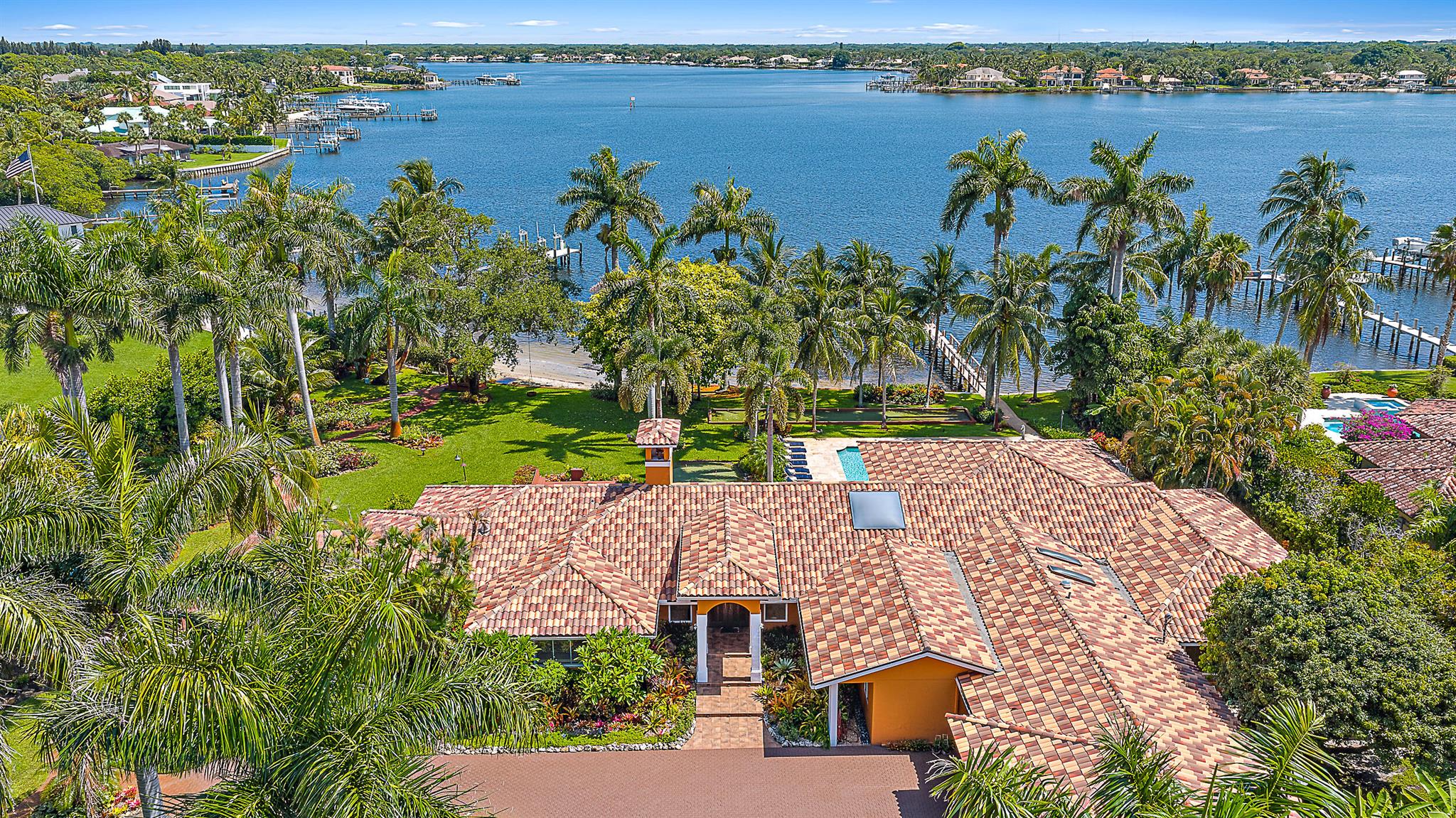 Image to showcase the property located at 5900 Pennock Point Road