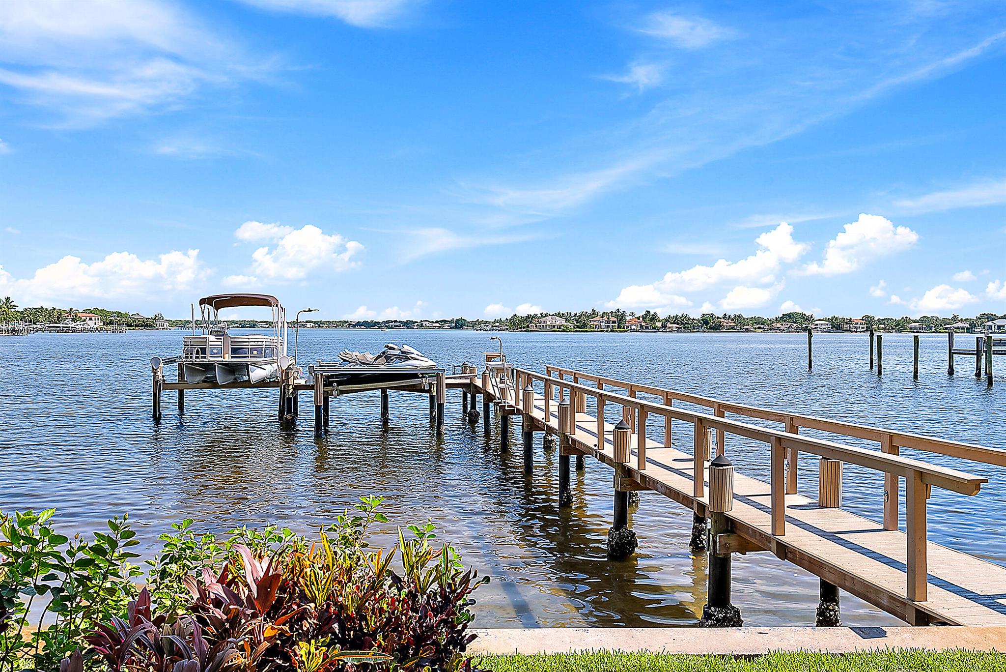 Image to showcase the property located at 5900 Pennock Point Road