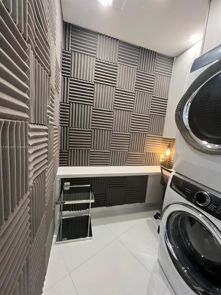 851 NE 1st Ave #2309, Miami FL 33132