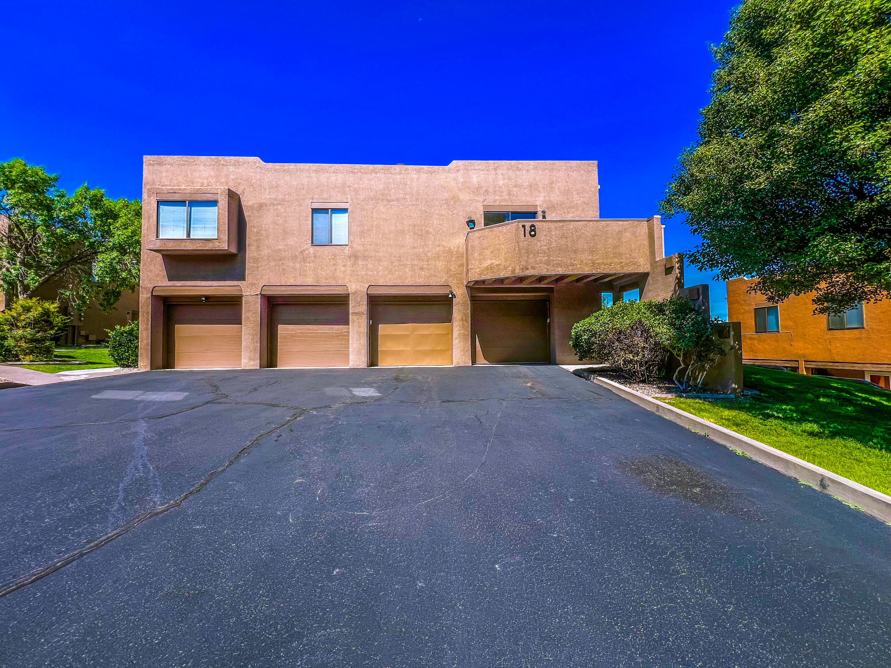 COME SEE THESE AMAZING MOUNTAIN VIEWS AT VISTA DEL REY CONDOMINIUMS! This remodeled top floor condo has the only balcony with jaw dropping views. Newer Combo unit, luxury vinyl flooring, ss oven, ss refrigerator, TPO roof, vanities, washer/dryer, paint, and fixtures. On top of all that the trail is less than 3 minutes away. FHA financing accepted and HOA covers water, sewer, exterior, roof and common areas. Be sure to watch the virtual tours and HURRY BEFORE ITS GONE!