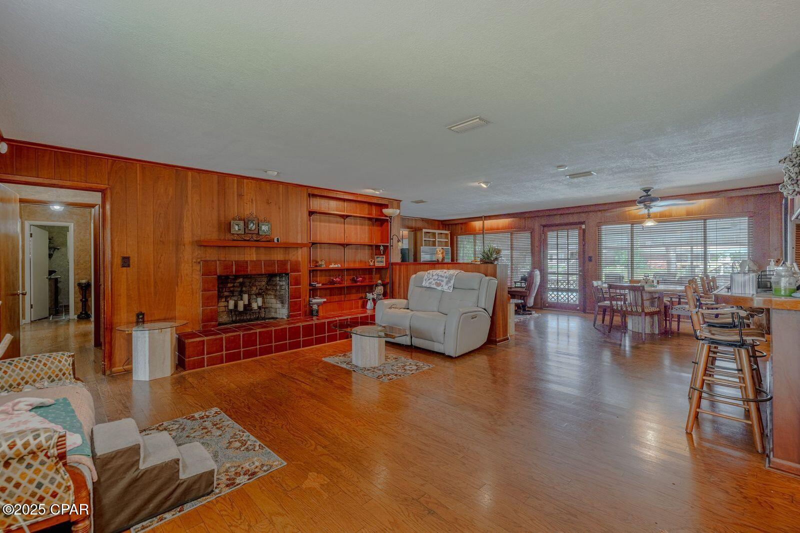 Image 8 For 411 Bayshore Drive