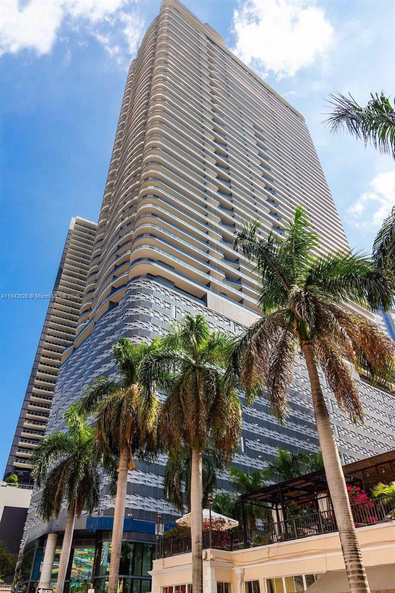 1000 Brickell Plz #4502, Miami FL 33131