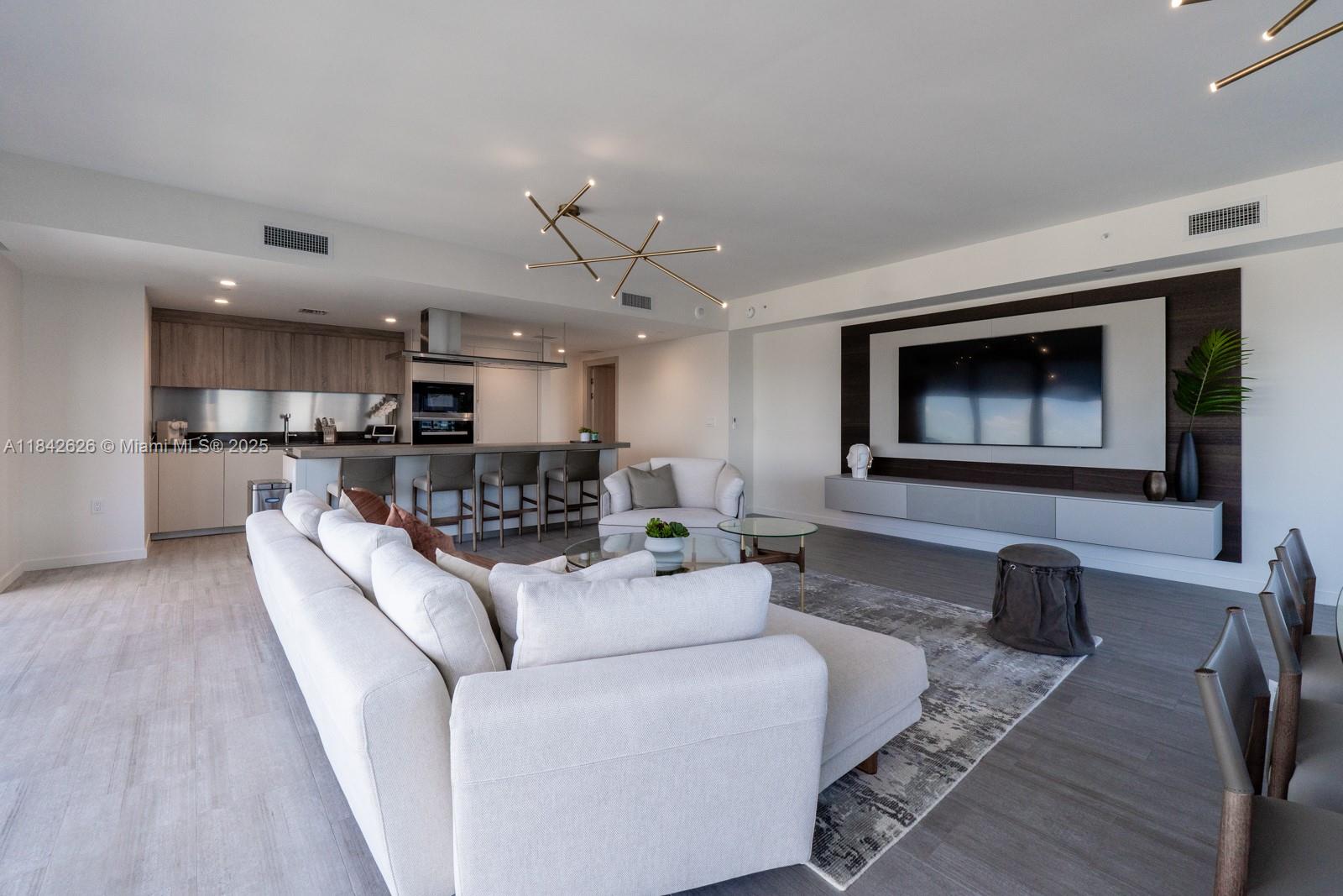 1000 Brickell Plz #4502, Miami FL 33131