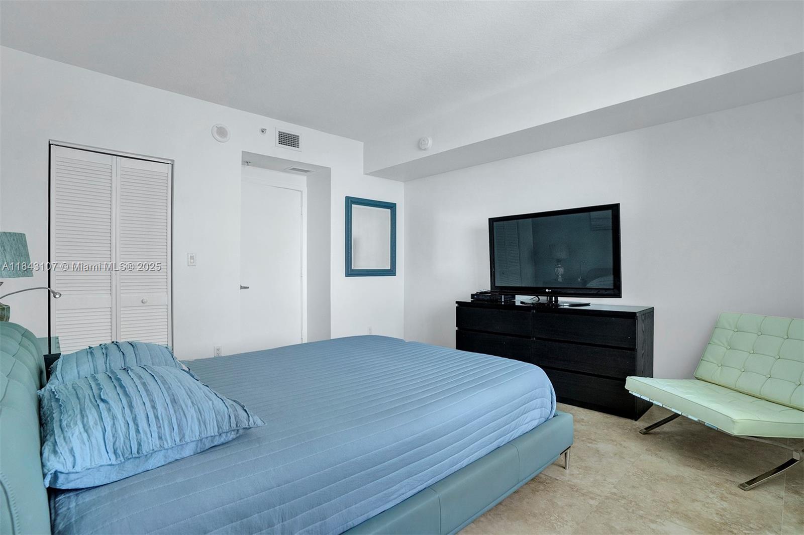 335 S Biscayne Blvd #2910, Miami FL 33131