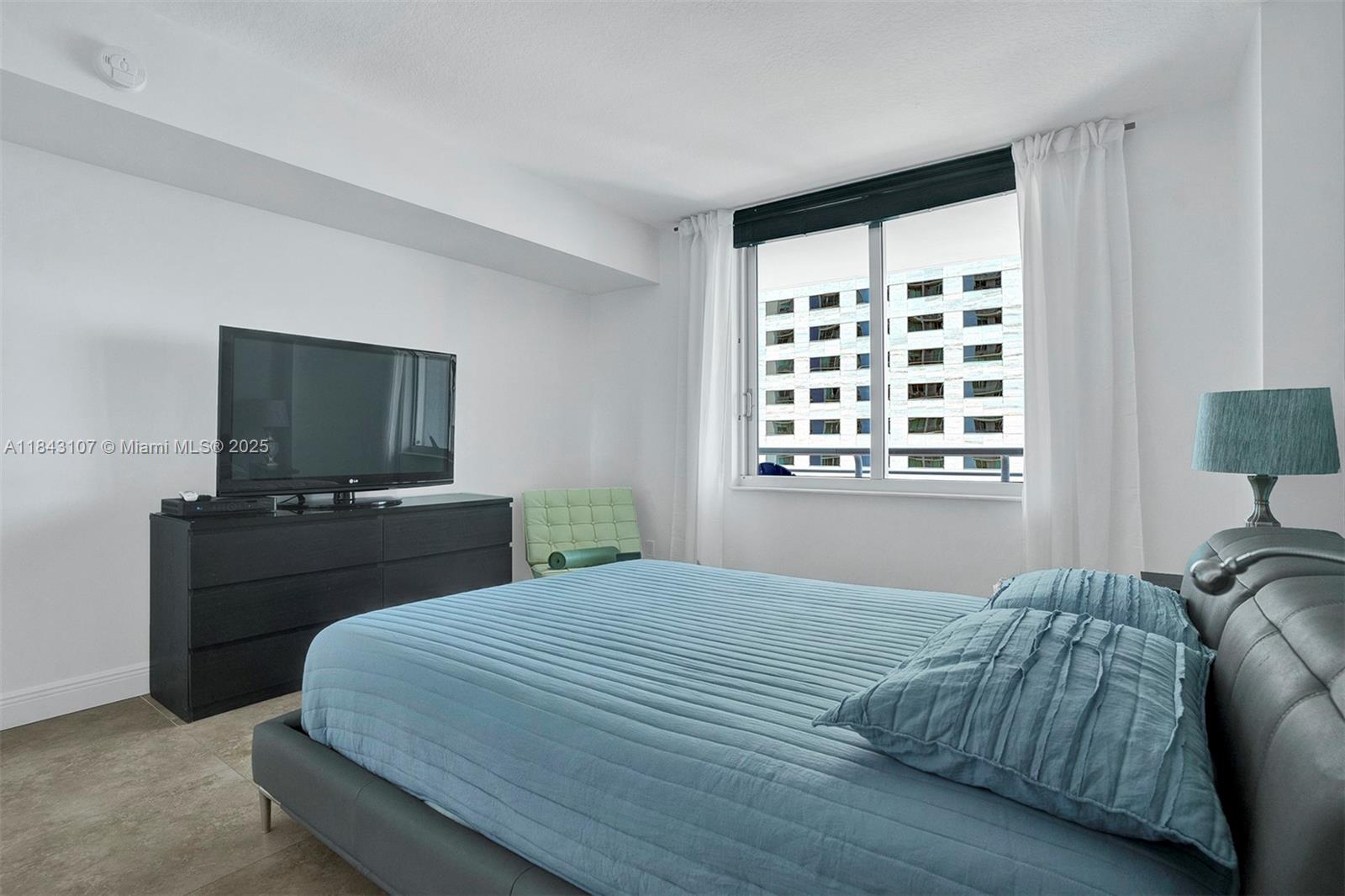 335 S Biscayne Blvd #2910, Miami FL 33131