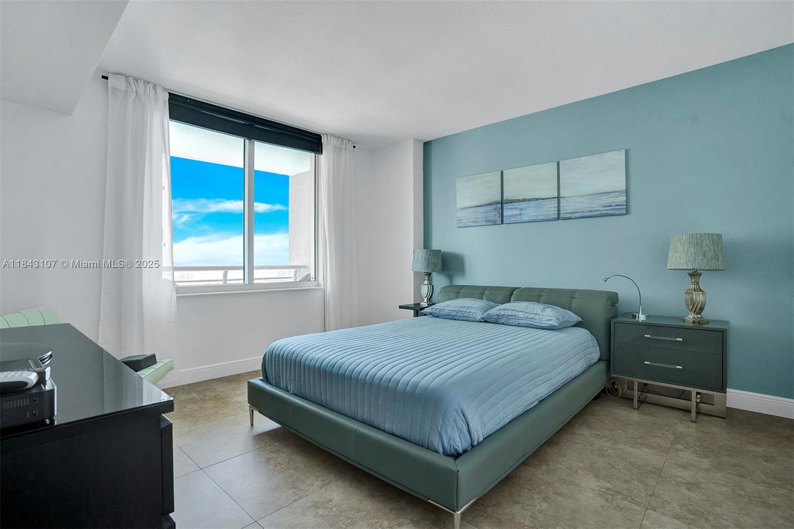 335 S Biscayne Blvd #2910, Miami FL 33131