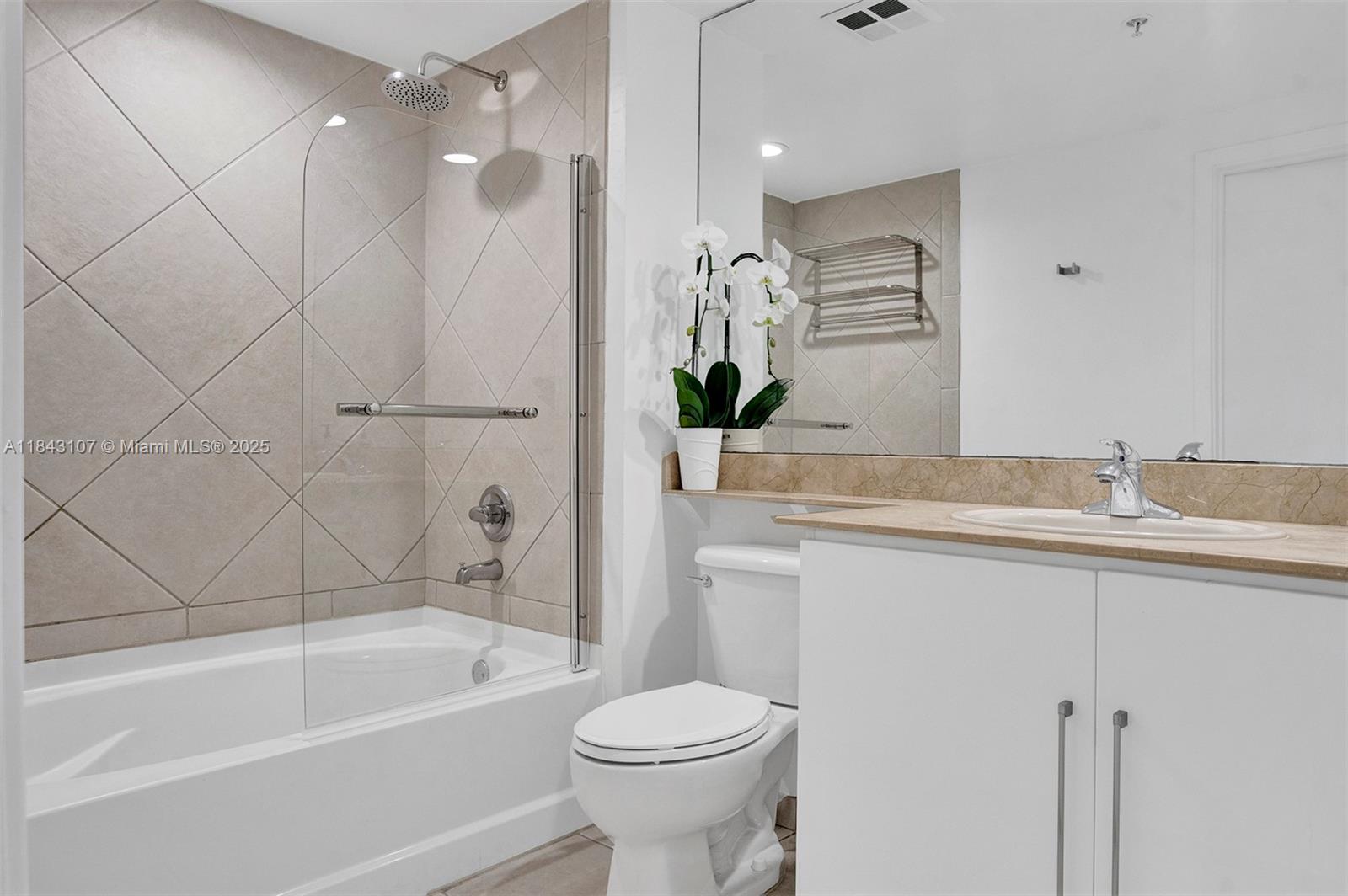 335 S Biscayne Blvd #2910, Miami FL 33131