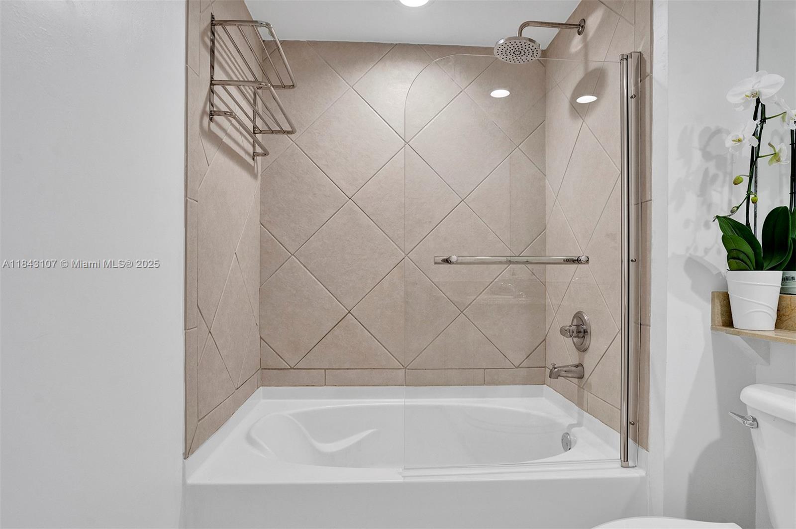 335 S Biscayne Blvd #2910, Miami FL 33131