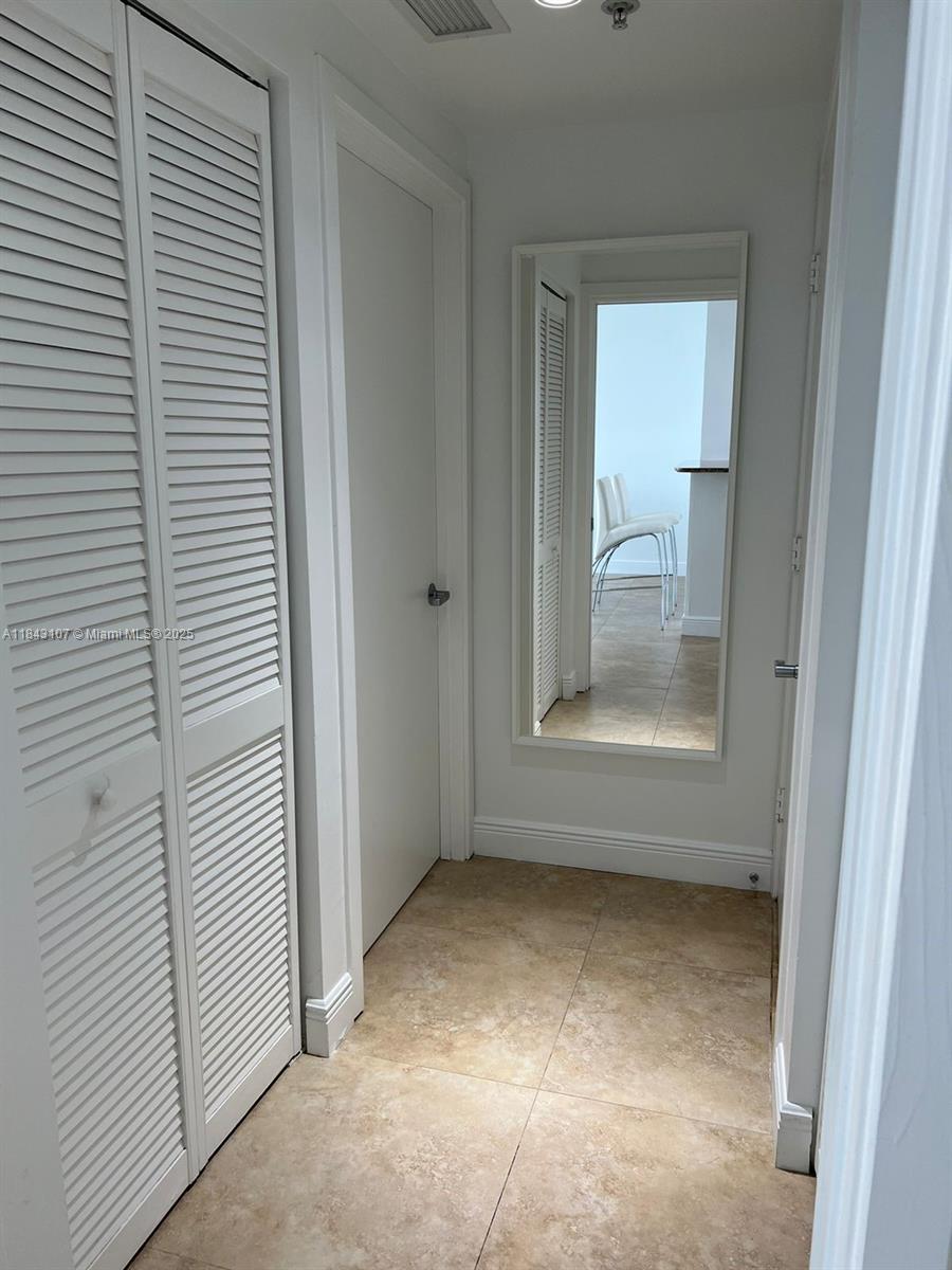 335 S Biscayne Blvd #2910, Miami FL 33131