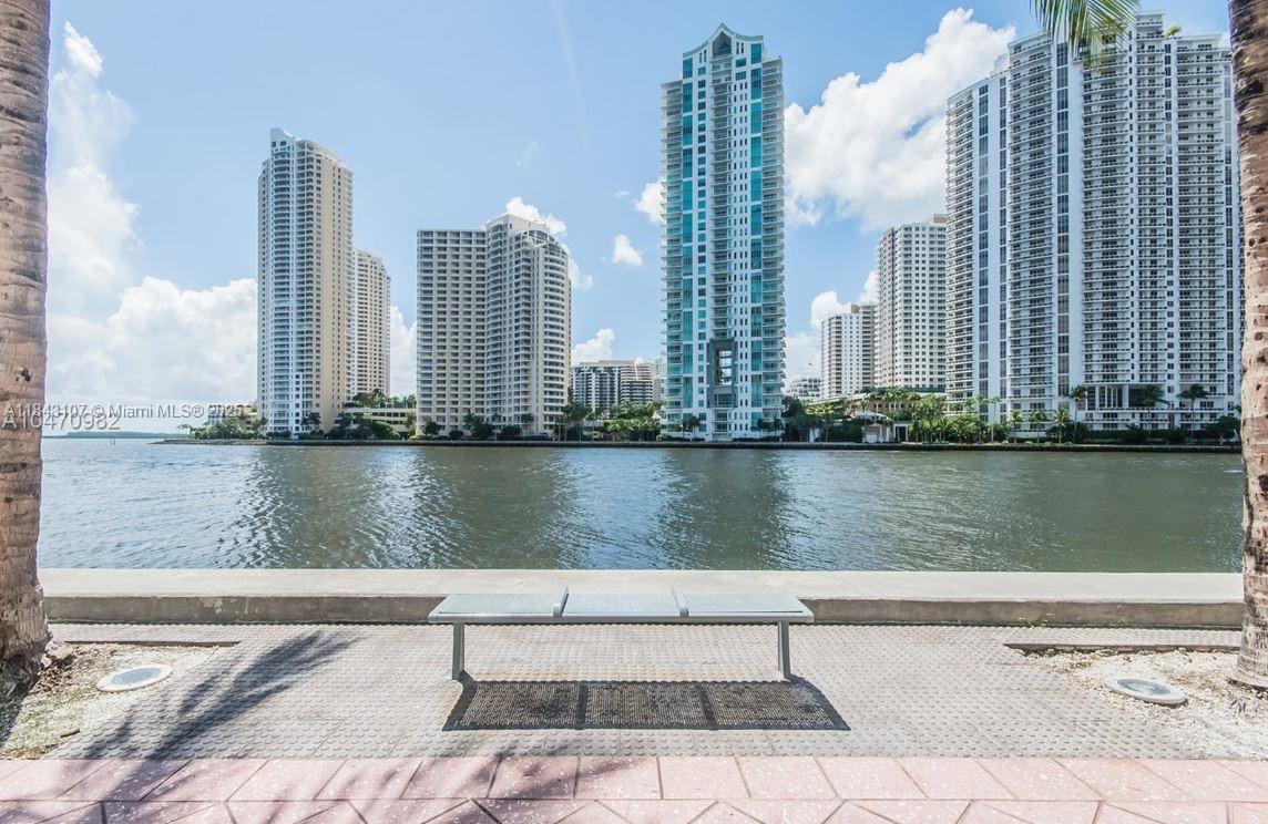 335 S Biscayne Blvd #2910, Miami FL 33131
