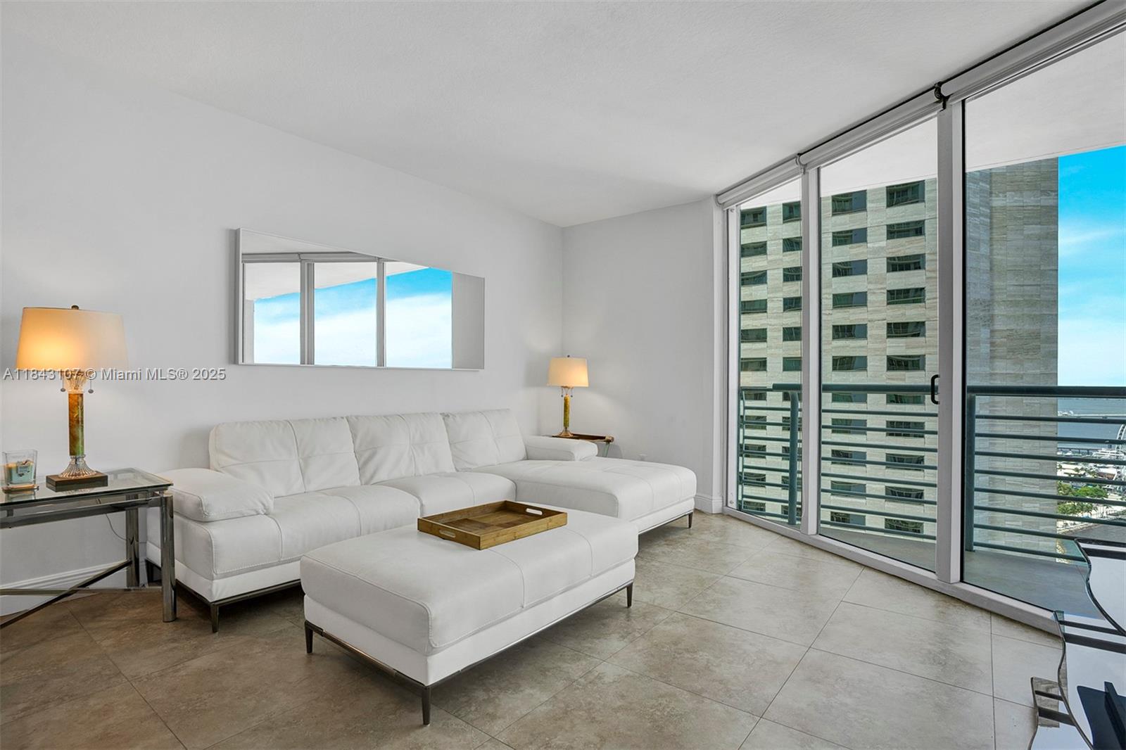 335 S Biscayne Blvd #2910, Miami FL 33131