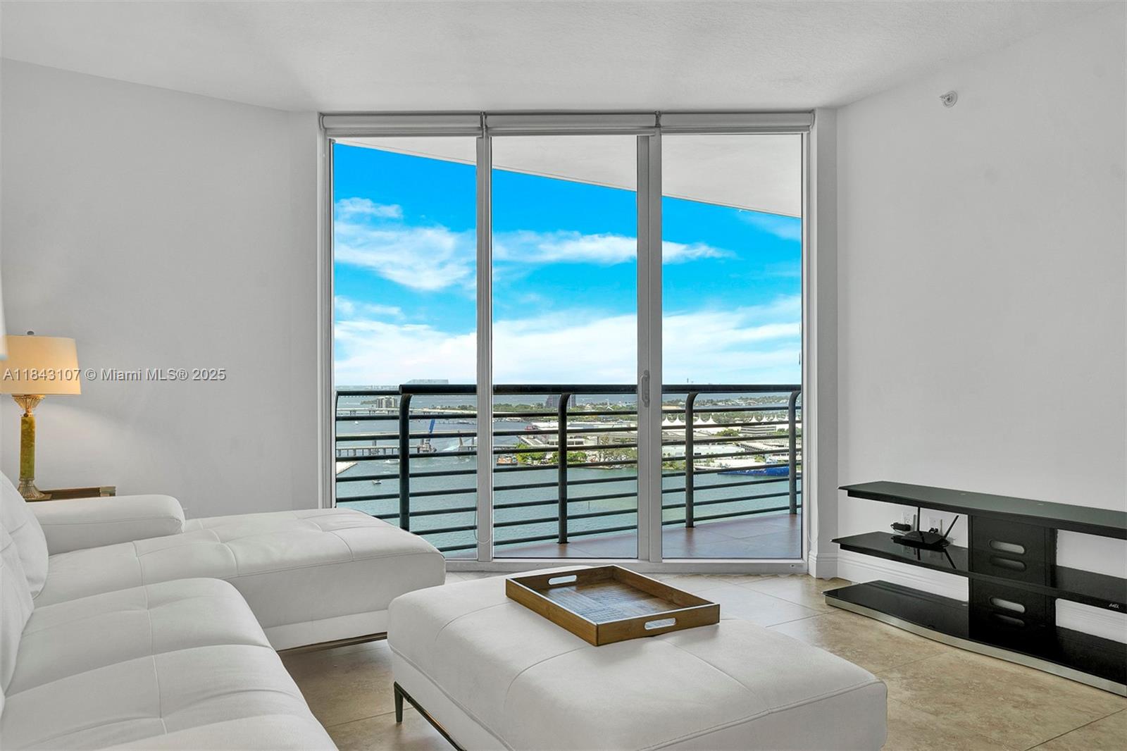 335 S Biscayne Blvd #2910, Miami FL 33131