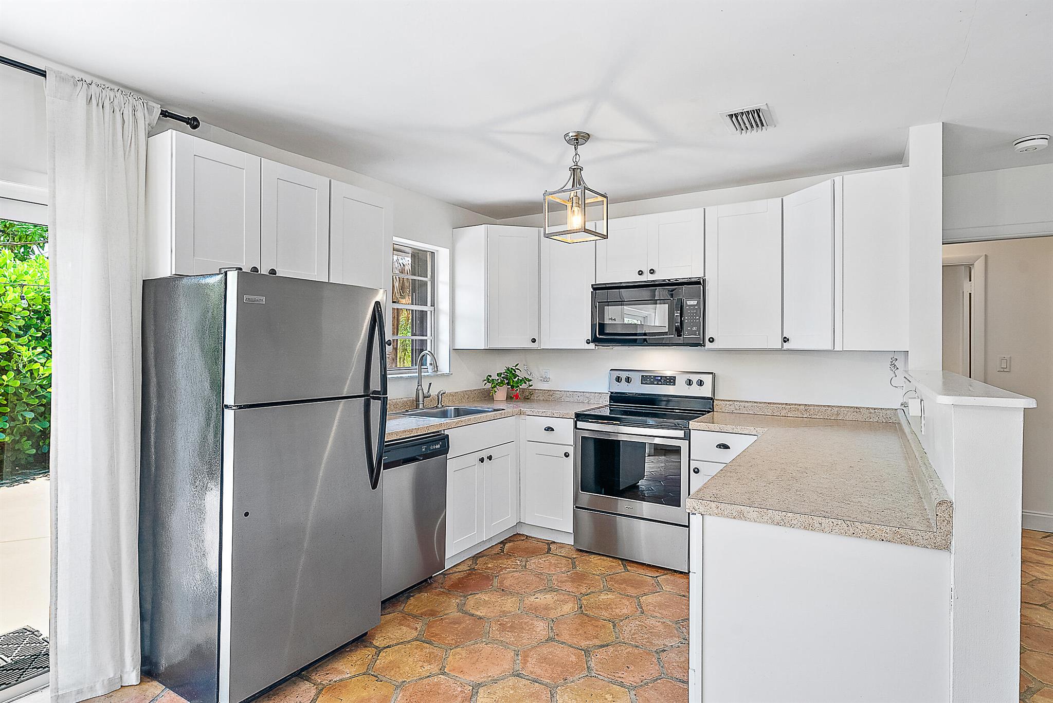 Image to showcase the property located at 441 Neptune Road