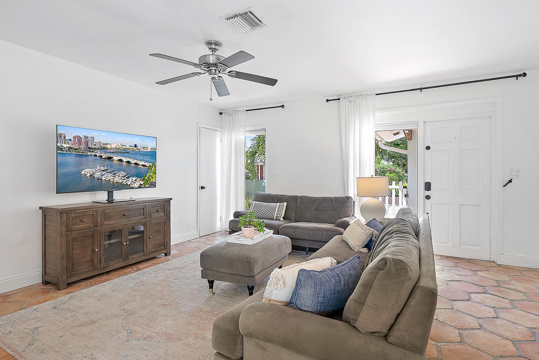 Image to showcase the property located at 441 Neptune Road
