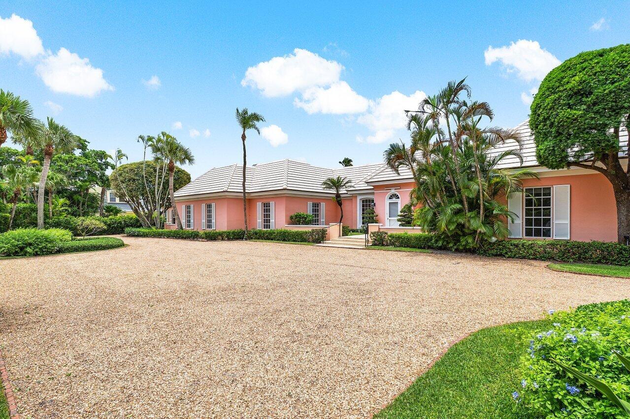 34 Gomez Road, Jupiter Island, Florida 33455