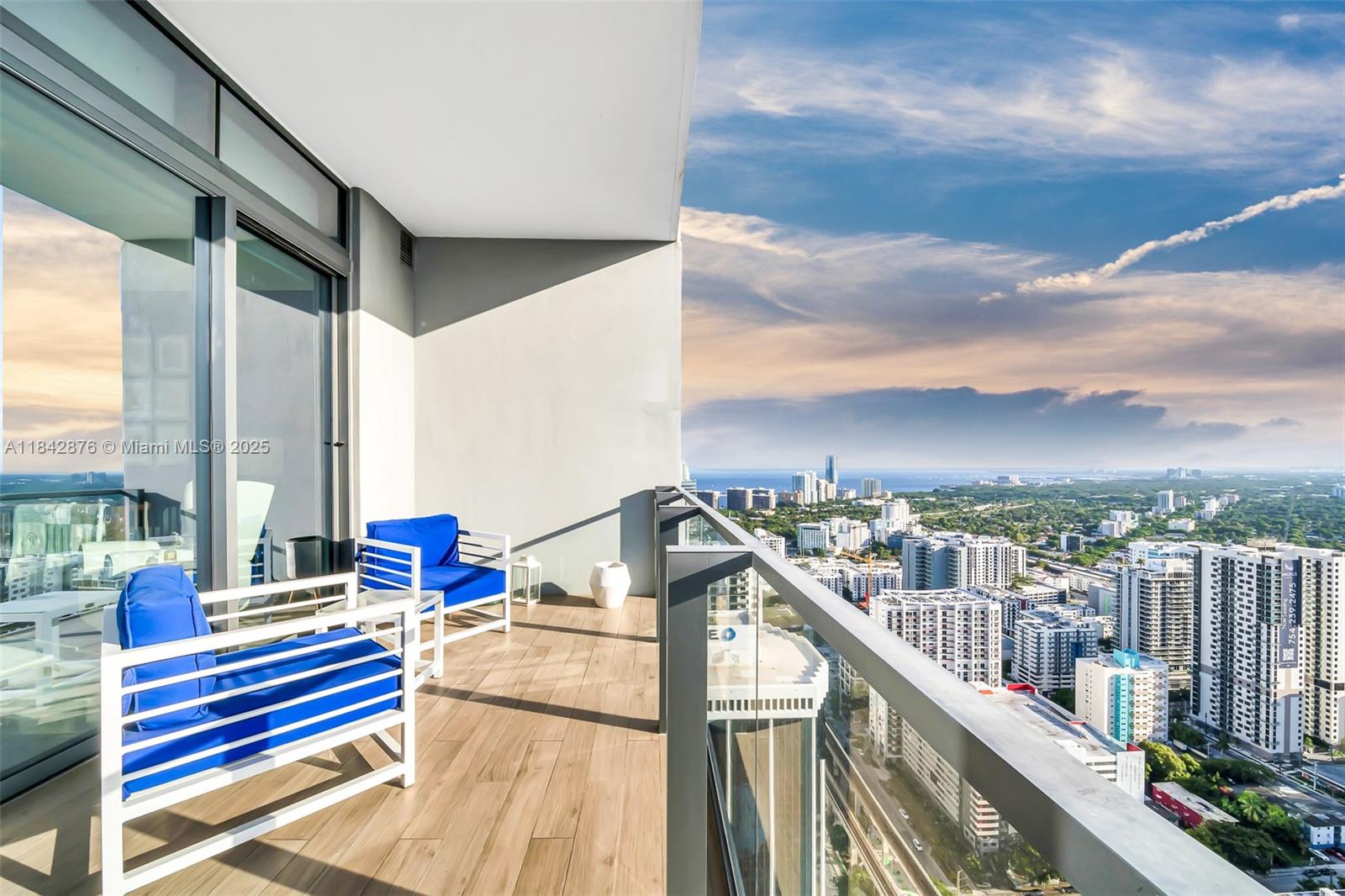 Apartamento à Venda em Miami, FL