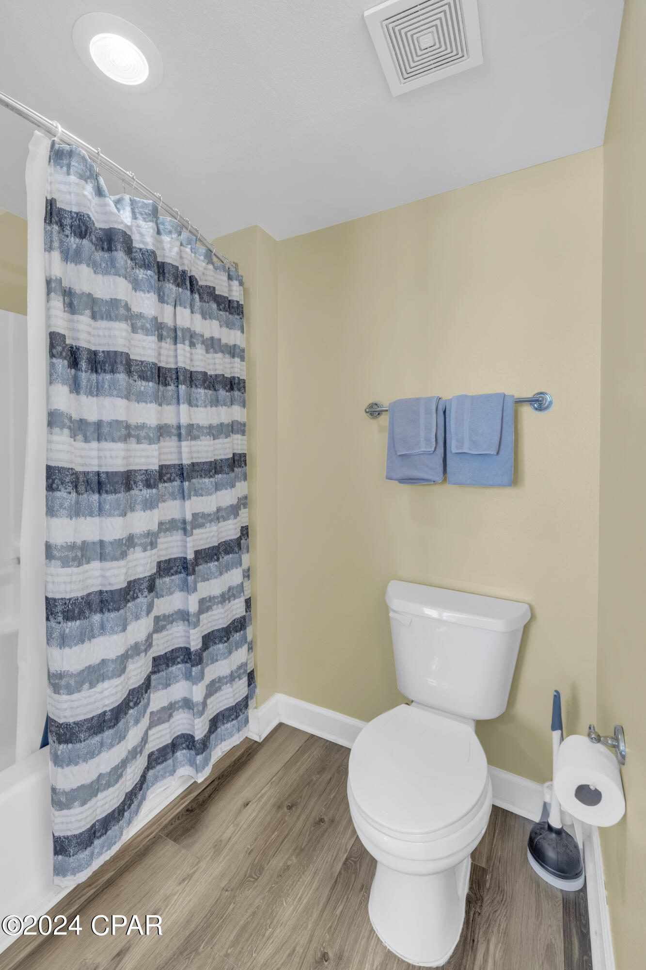 Image 13 For 9900 Thomas Drive 1825