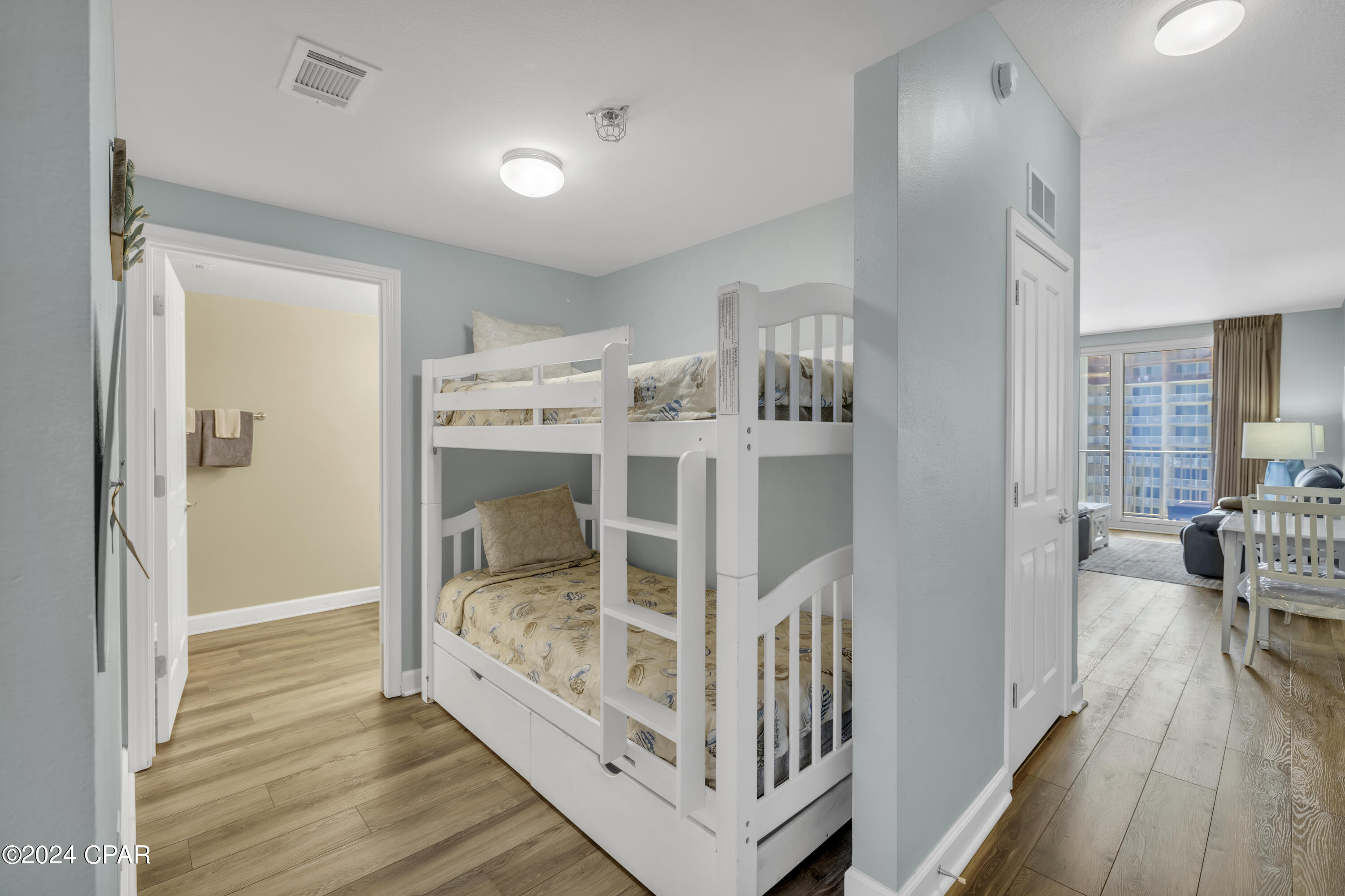 Image 15 For 9900 Thomas Drive 1825