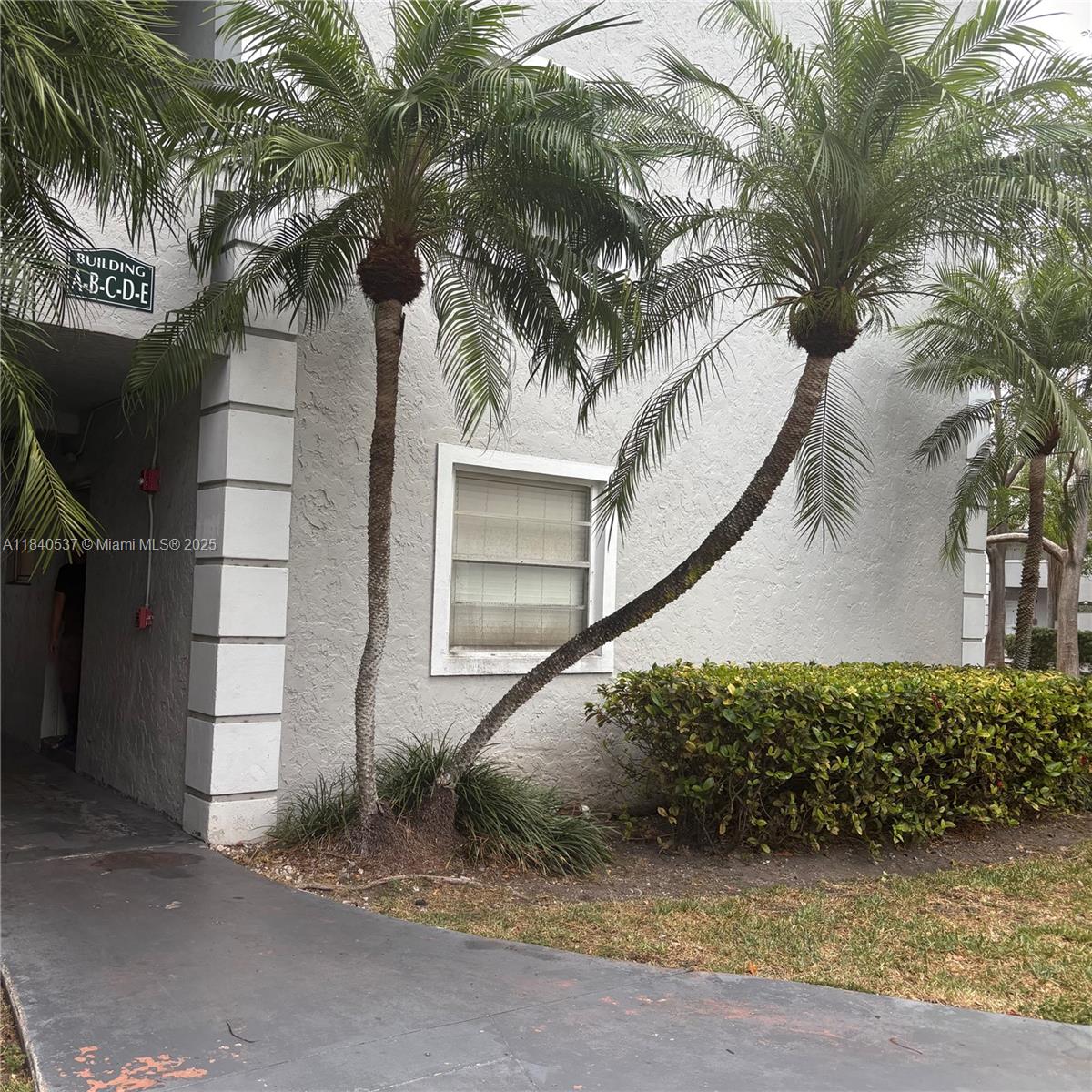 Property photo # 0