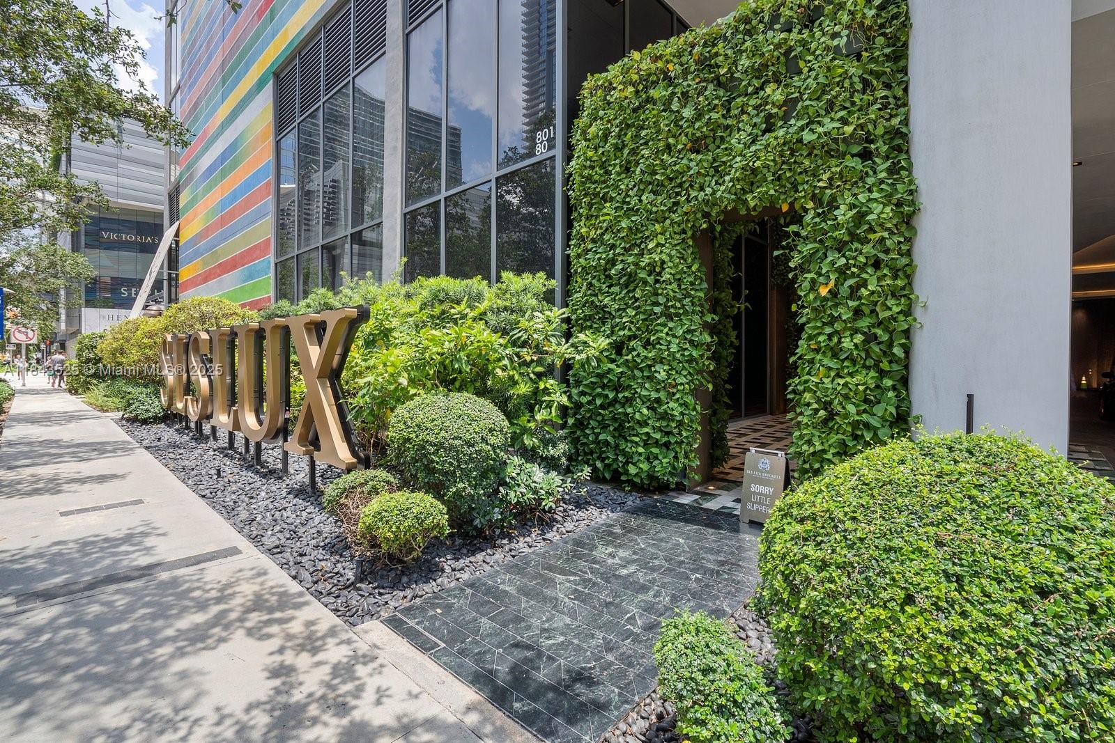 801 S Miami Ave #2402, Miami FL 33130
