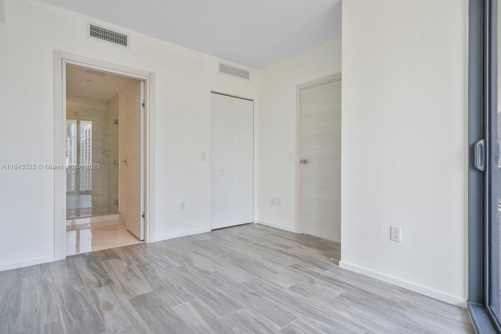 801 S Miami Ave #2402, Miami FL 33130