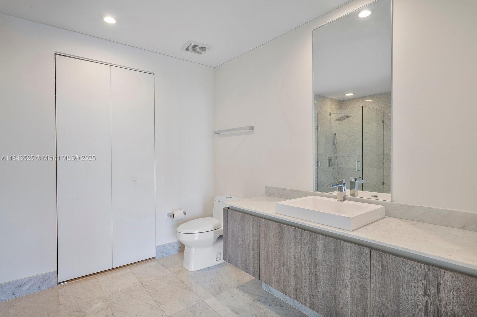 801 S Miami Ave #2402, Miami FL 33130