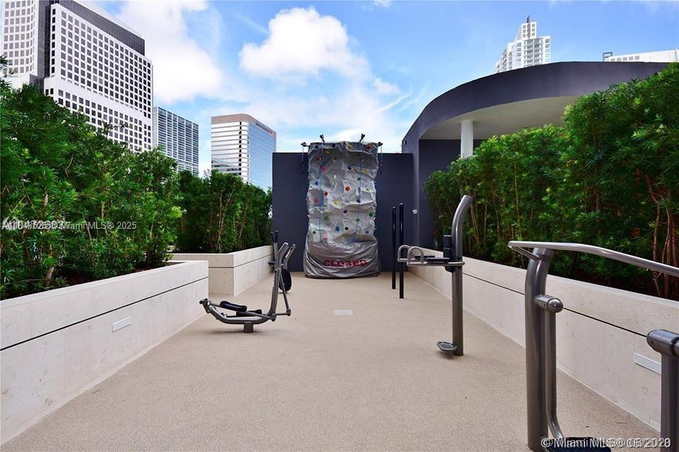 801 S Miami Ave #2402, Miami FL 33130