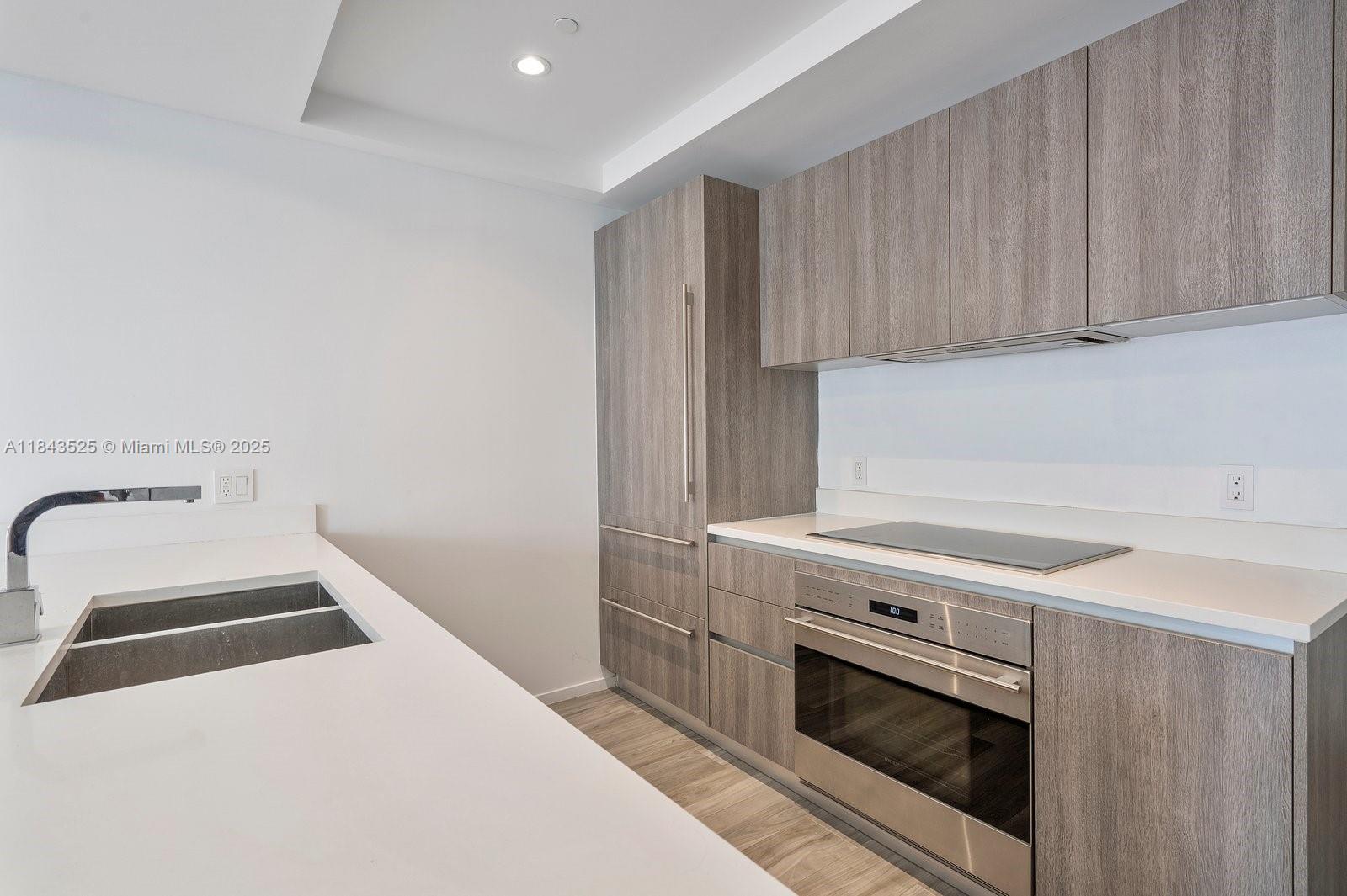 801 S Miami Ave #2402, Miami FL 33130