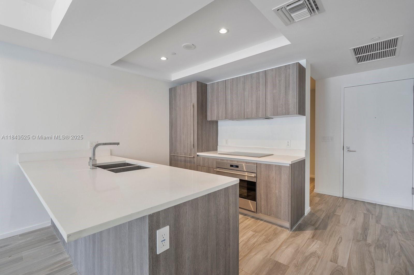 801 S Miami Ave #2402, Miami FL 33130