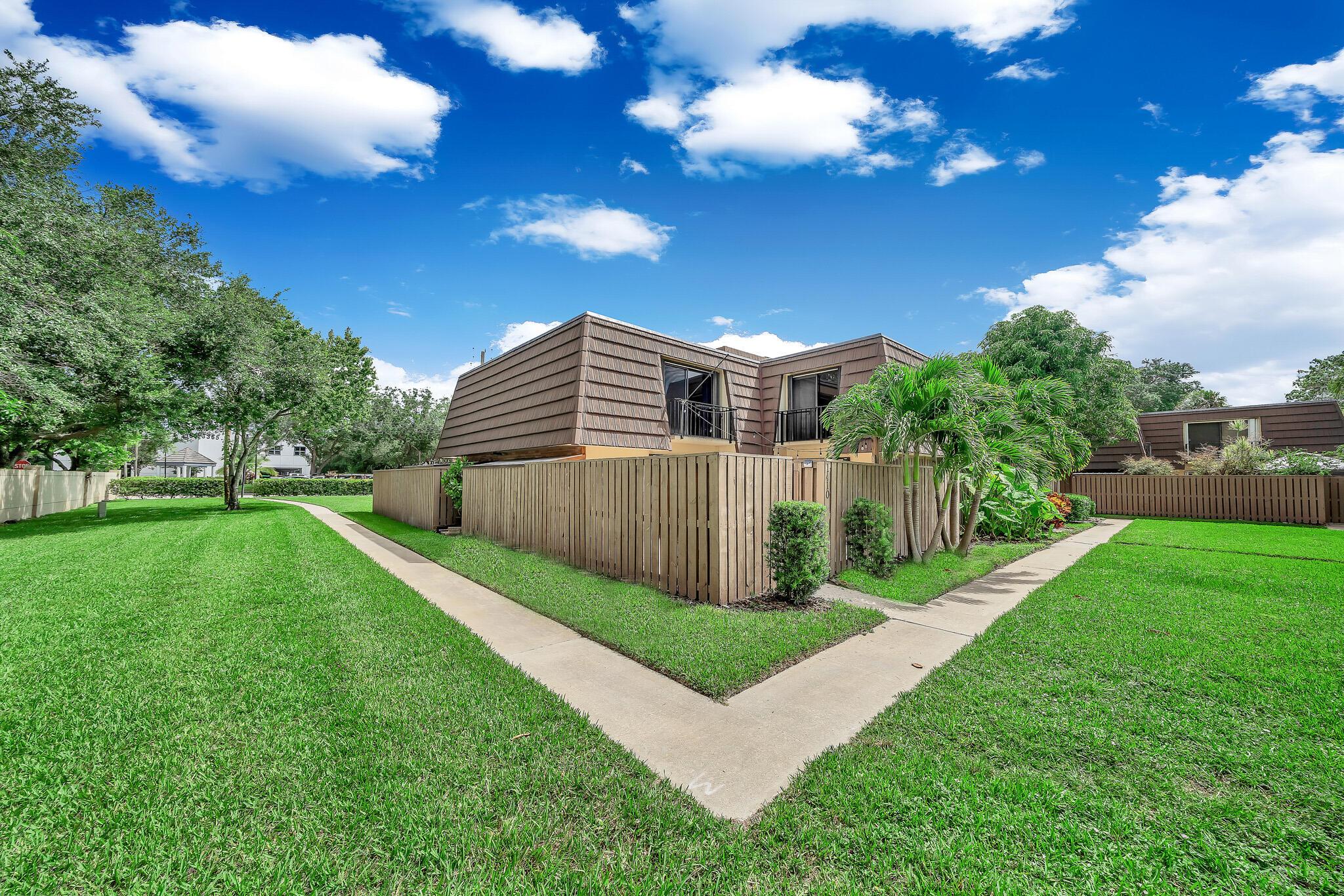 1410 14th Court Unit , Palm Beach Gardens, Florida 33410