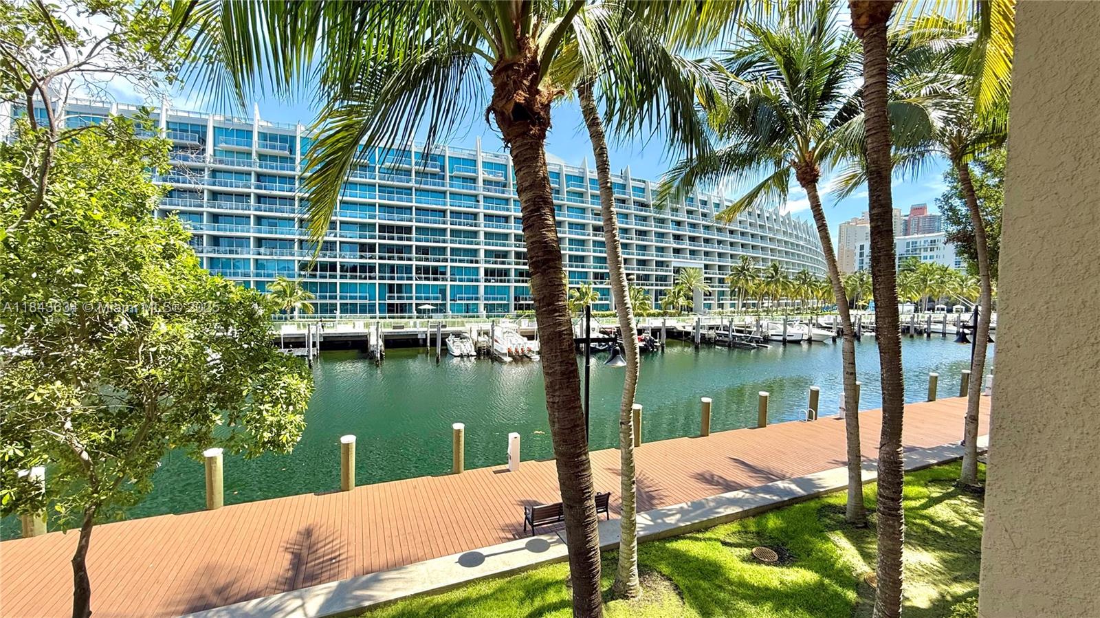3001 NE 185th St #201, Aventura FL 33180