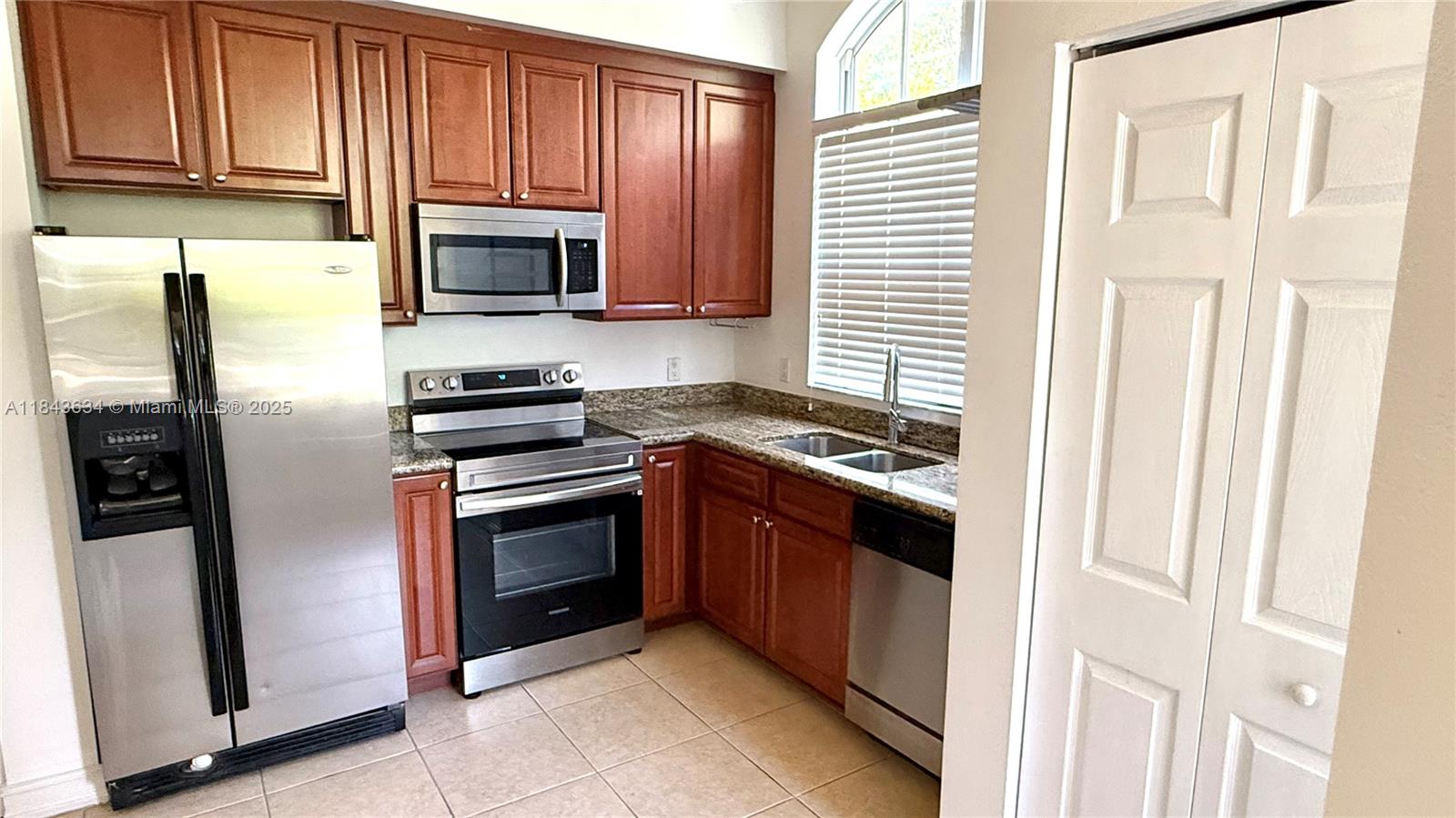 3001 NE 185th St #201, Aventura FL 33180