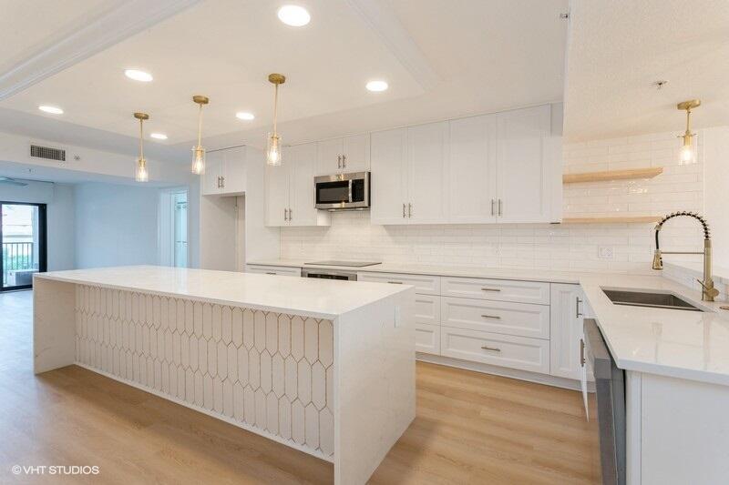 Image to showcase the property located at 601 Seafarer Circle 101