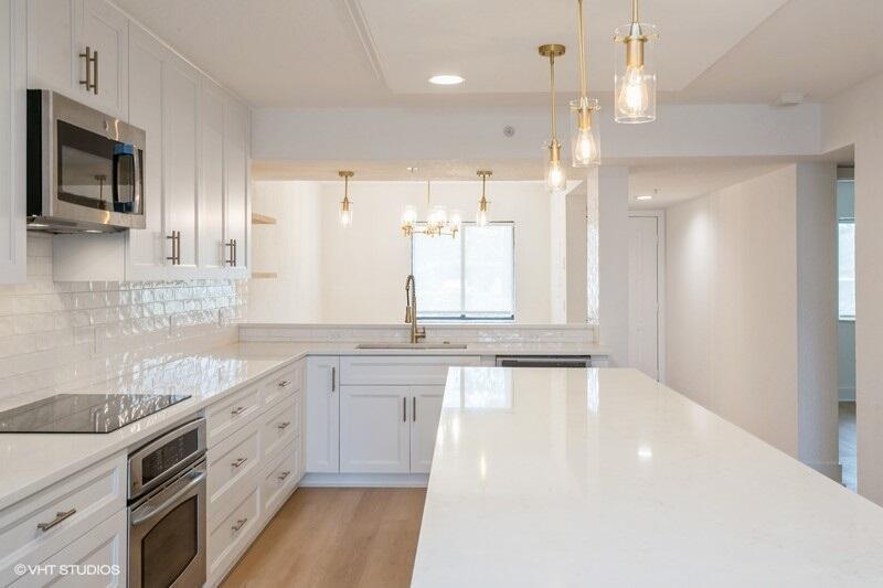 Image to showcase the property located at 601 Seafarer Circle 101