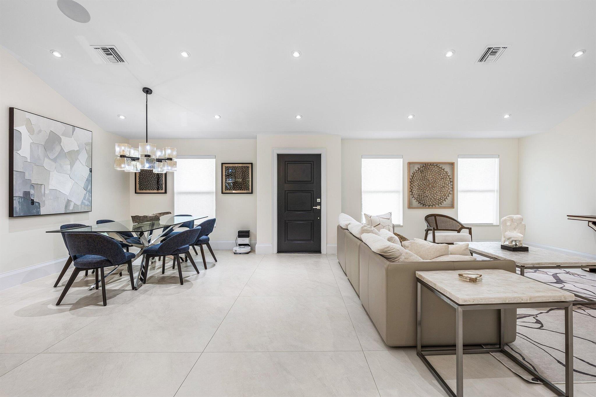 Image to showcase the property located at 11863 Lake Shore Place