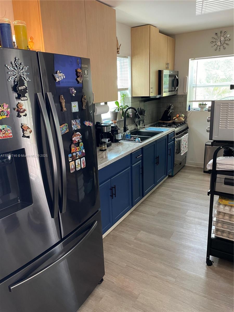 551 Ave Del Sur