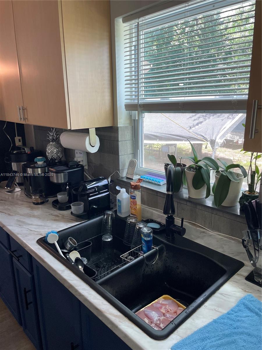 551 Ave Del Sur