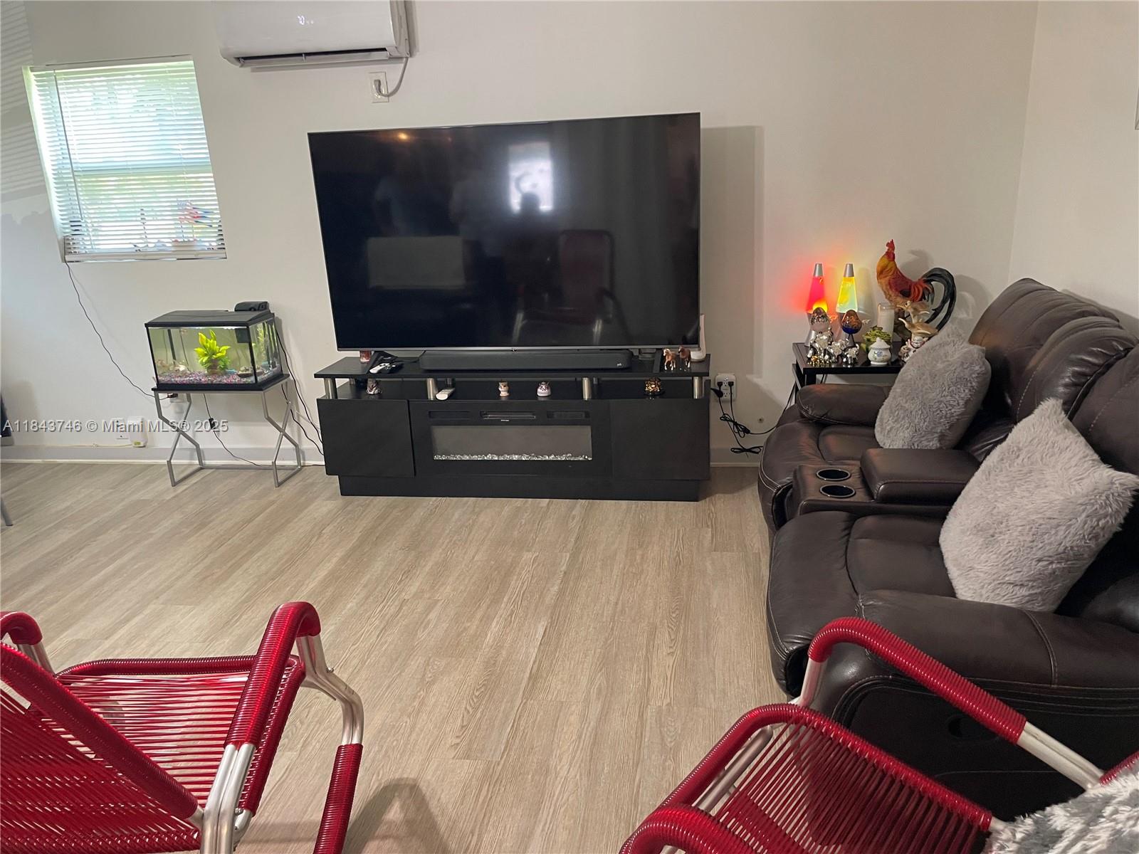 551 Ave Del Sur
