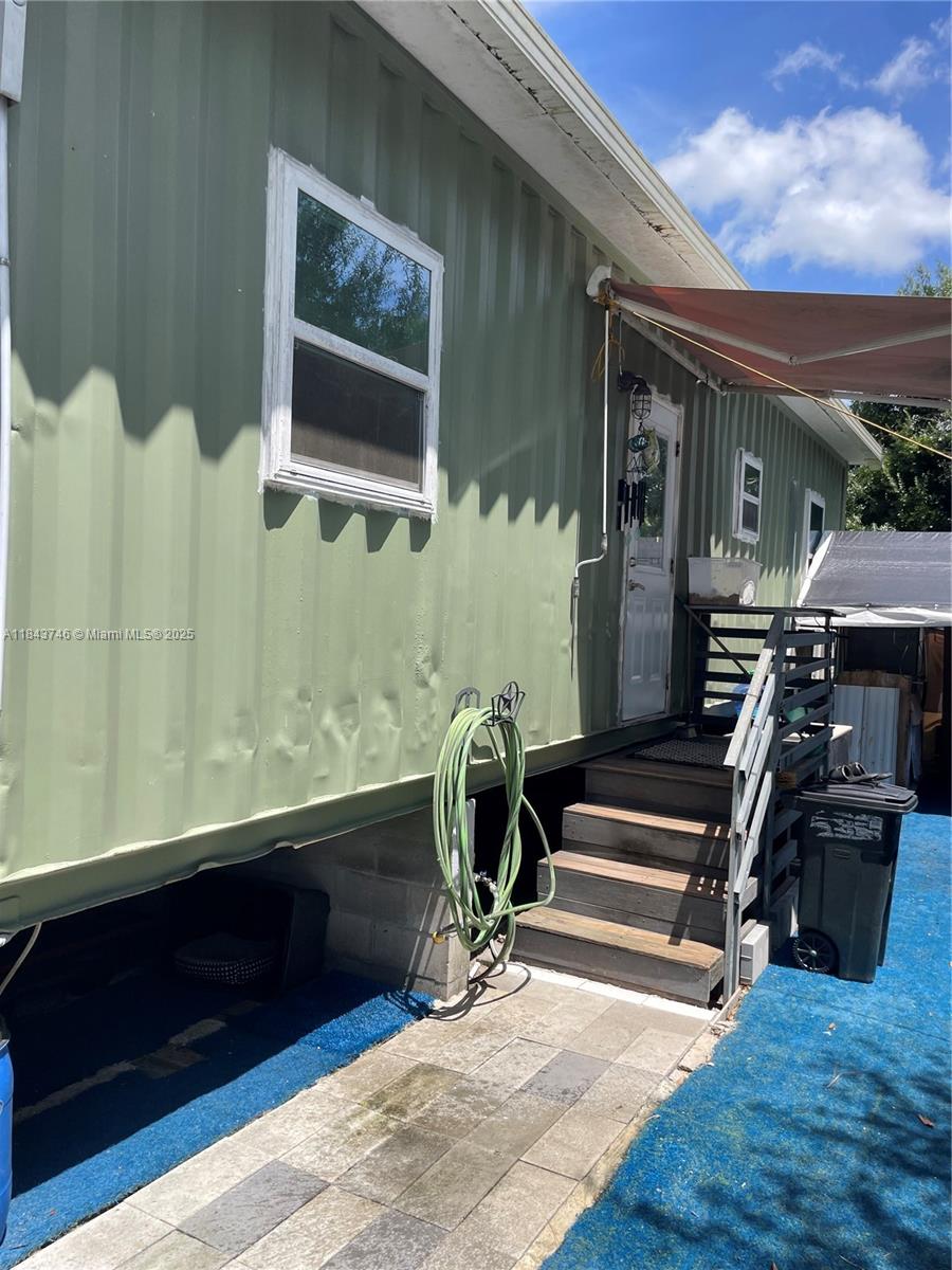 551 Ave Del Sur