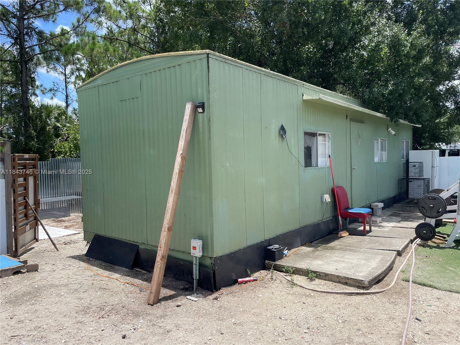 551 Ave Del Sur