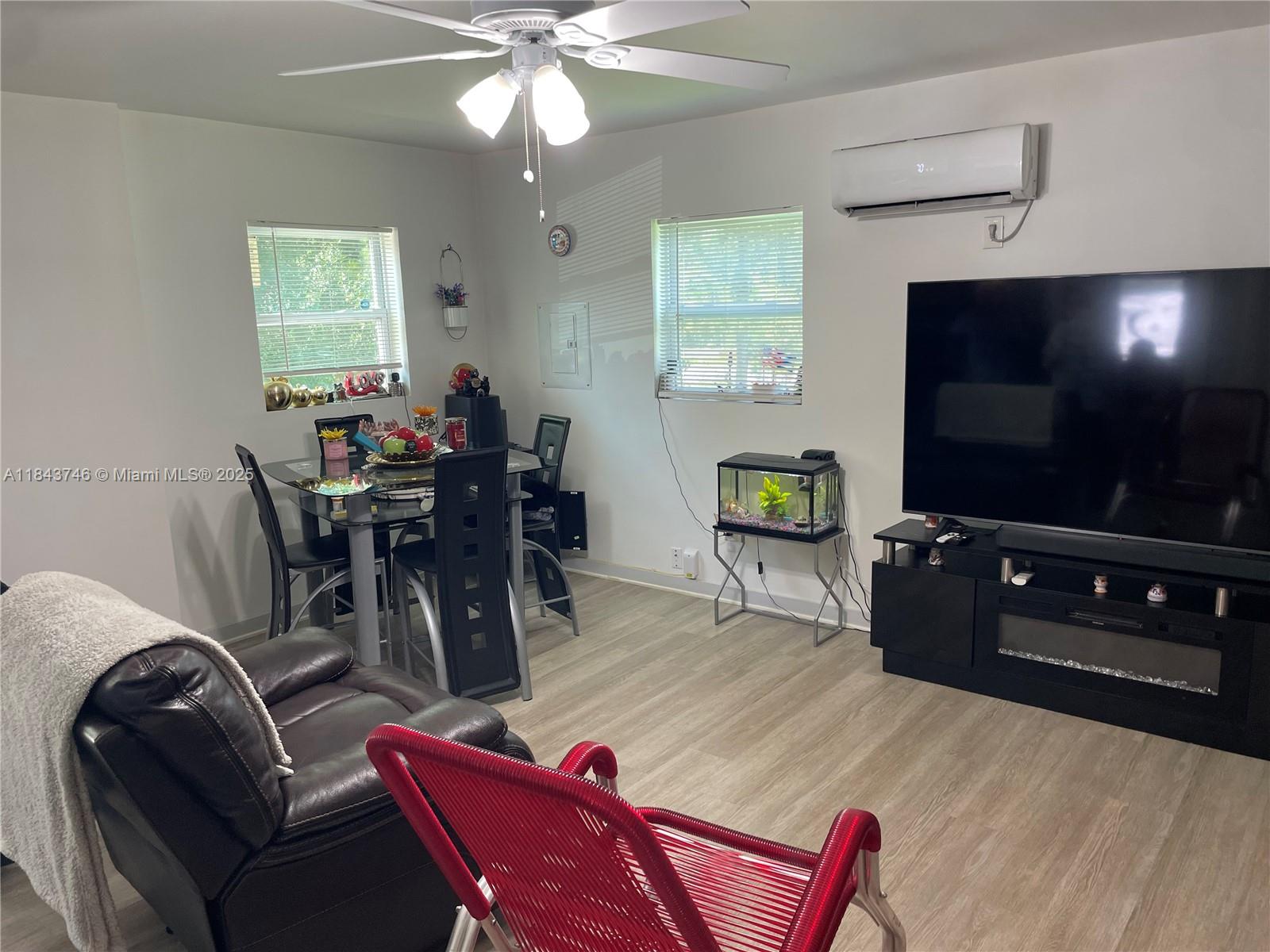 551 Ave Del Sur