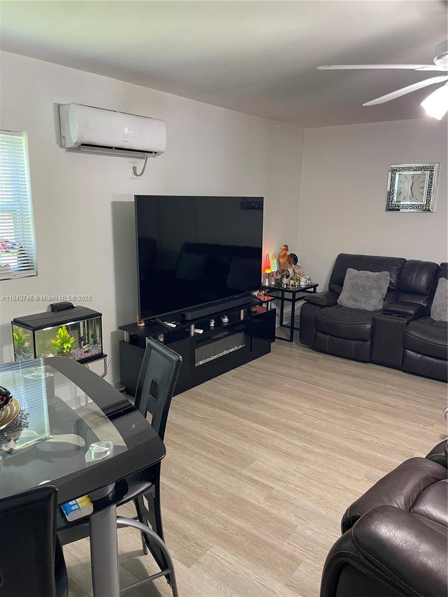 551 Ave Del Sur
