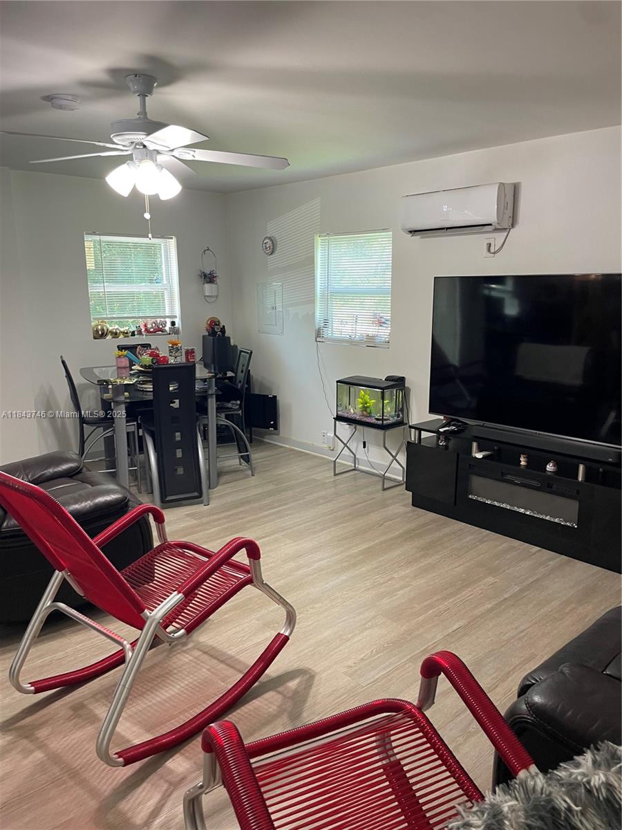 551 Ave Del Sur