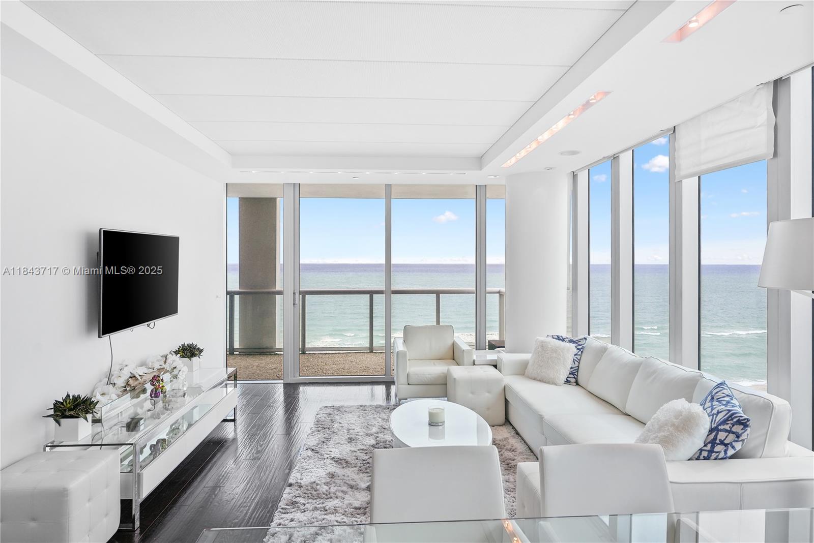 Condo for Sale in Miami Beach, FL