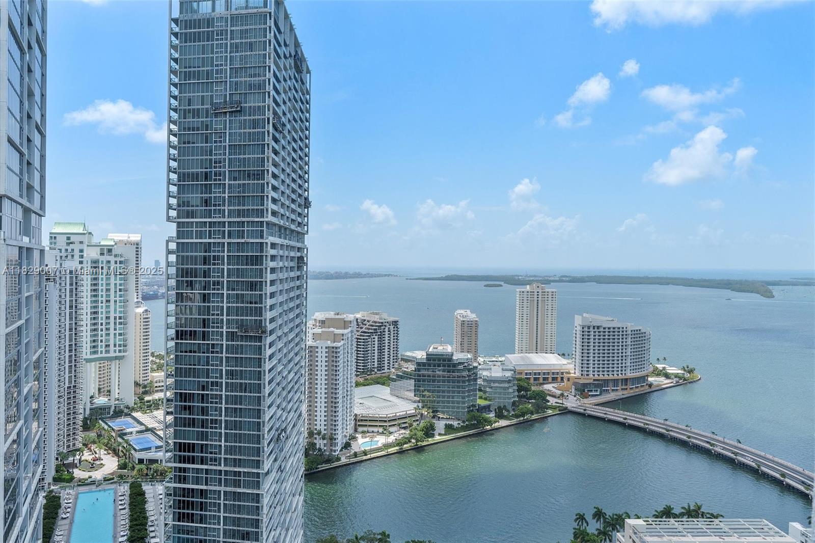 Condo for Sale in Miami, FL