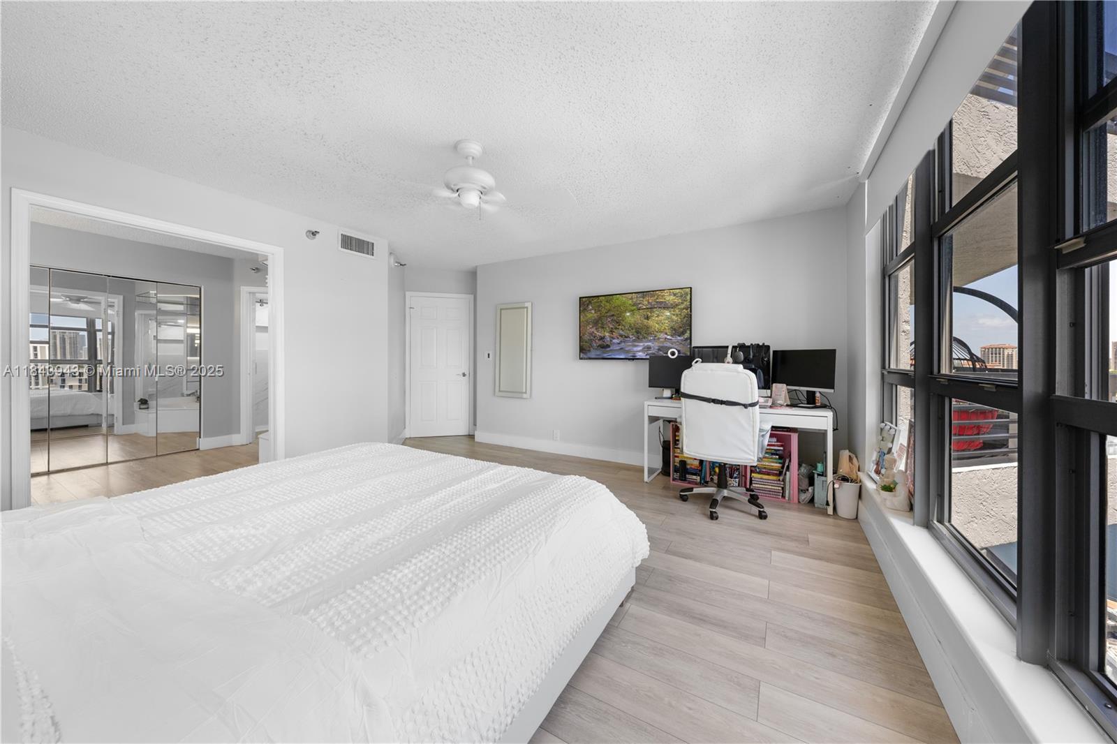 3530 Mystic Pointe Dr #1406, Aventura FL 33180