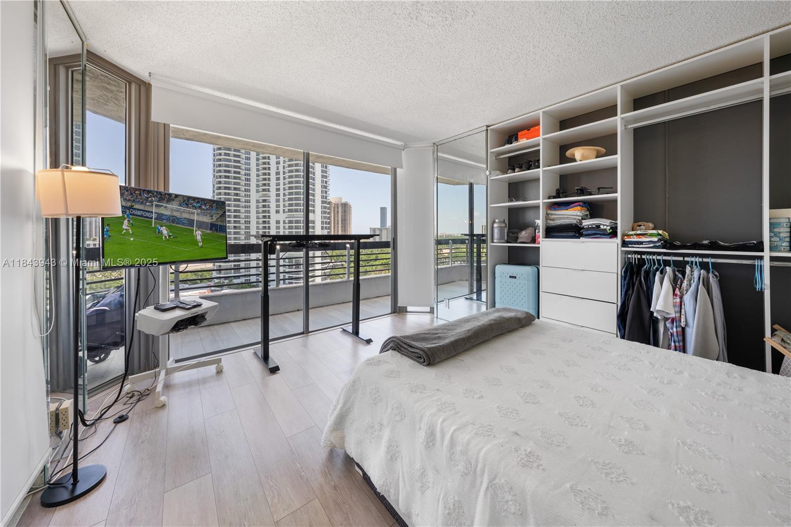 3530 Mystic Pointe Dr #1406, Aventura FL 33180