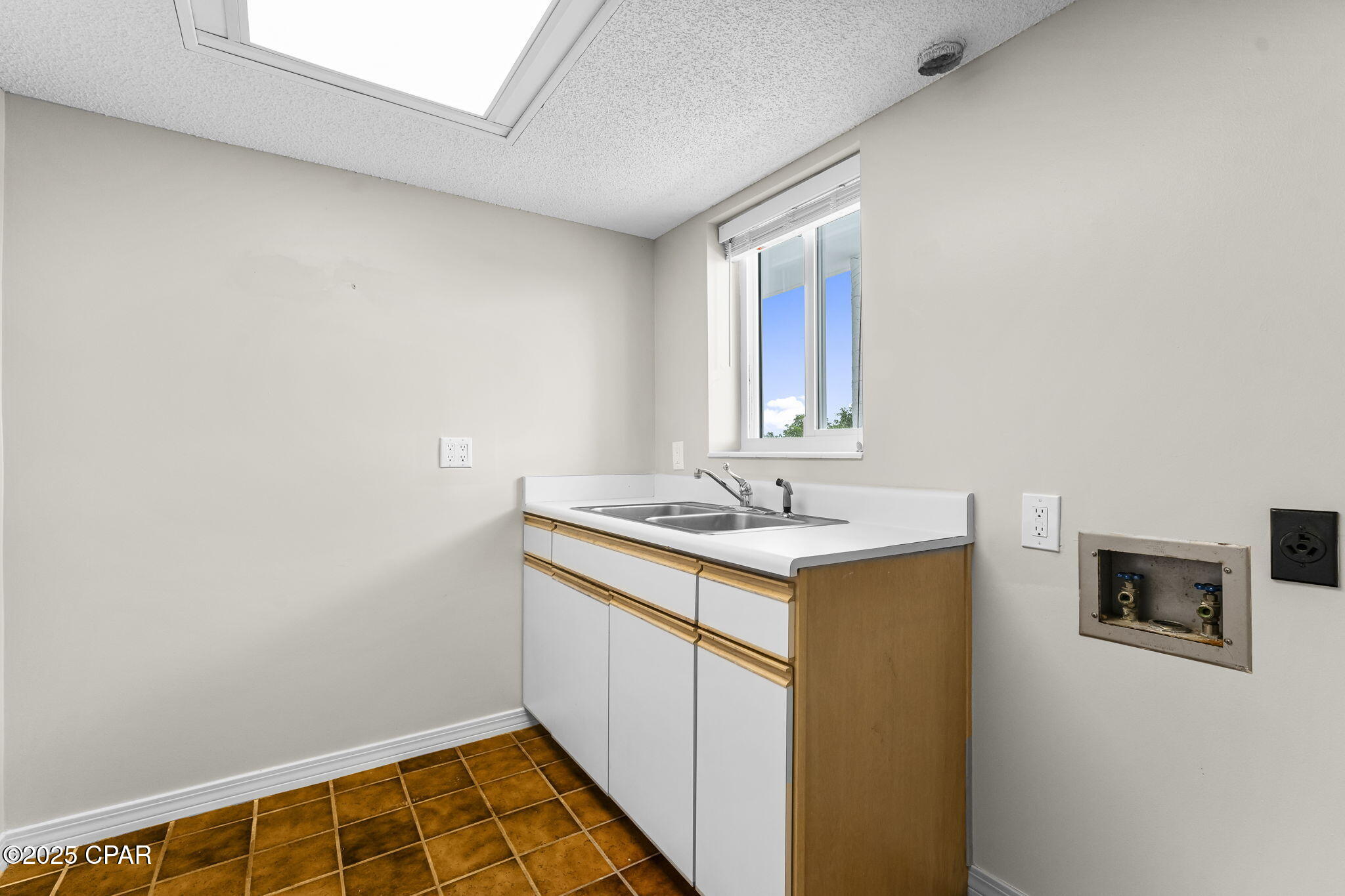 Image 33 For 100 Cherry Street 604