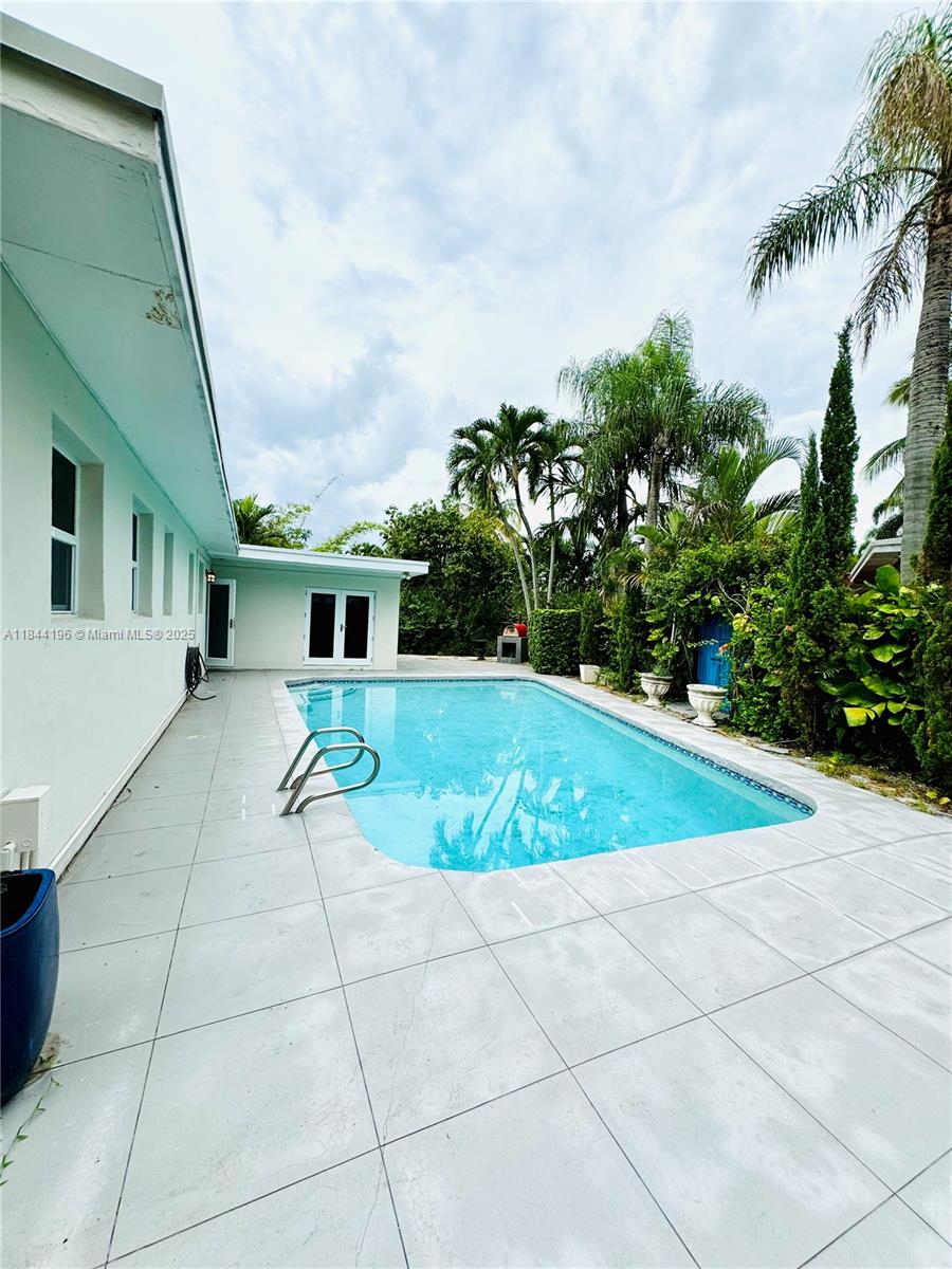 House for Sale in North Miami, FL