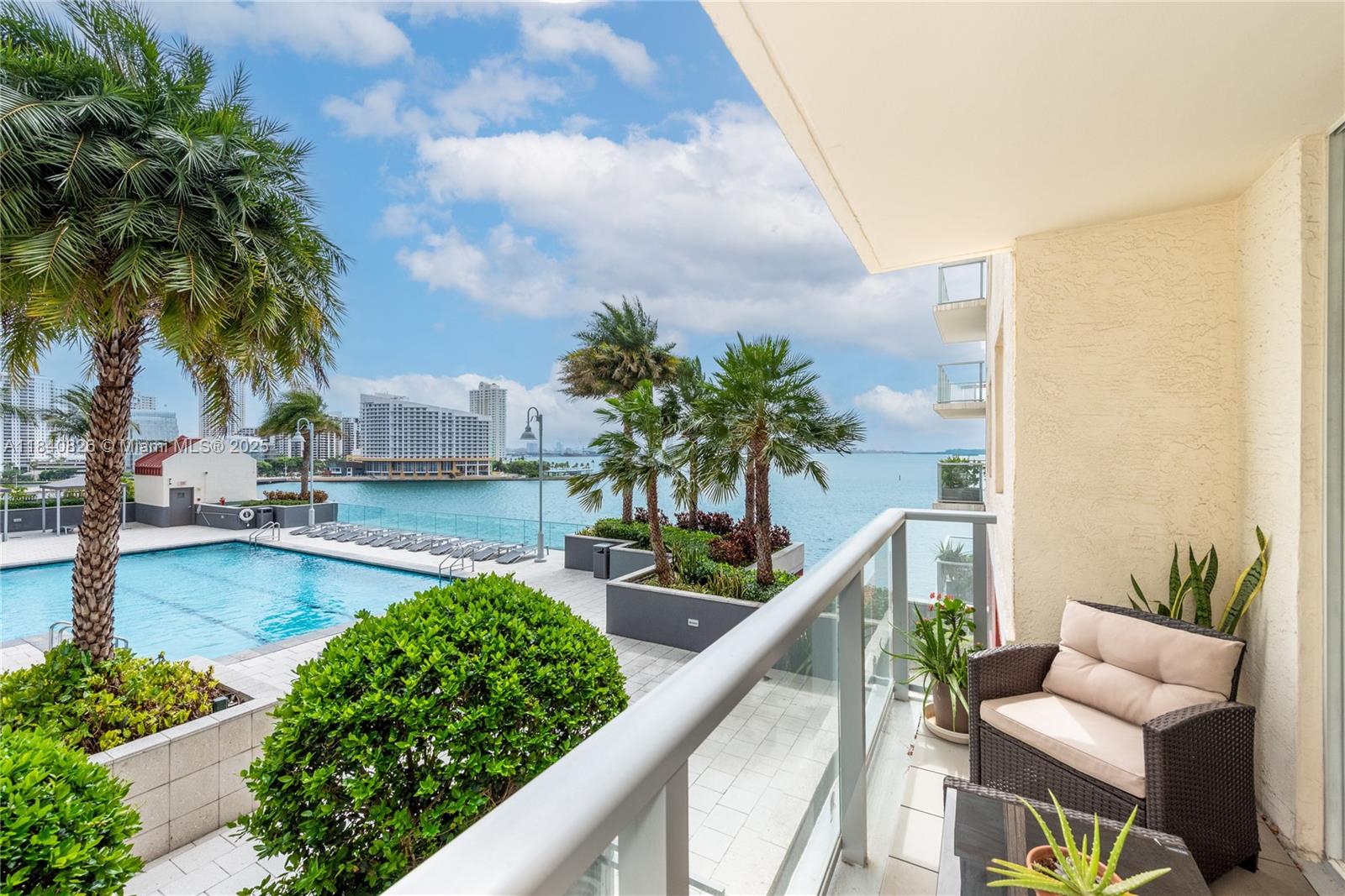 Apartamento para Alugar em Miami, FL